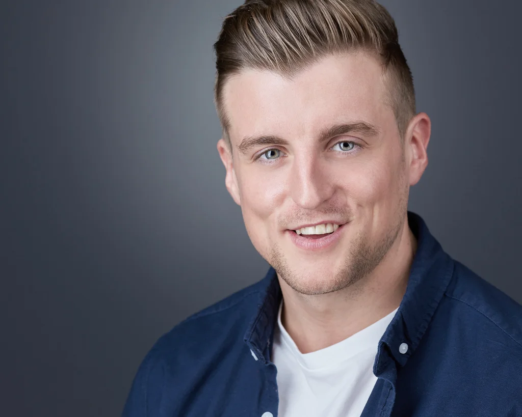 sam1-headshot-photography-studio-milton-keynes-business-headshot.png