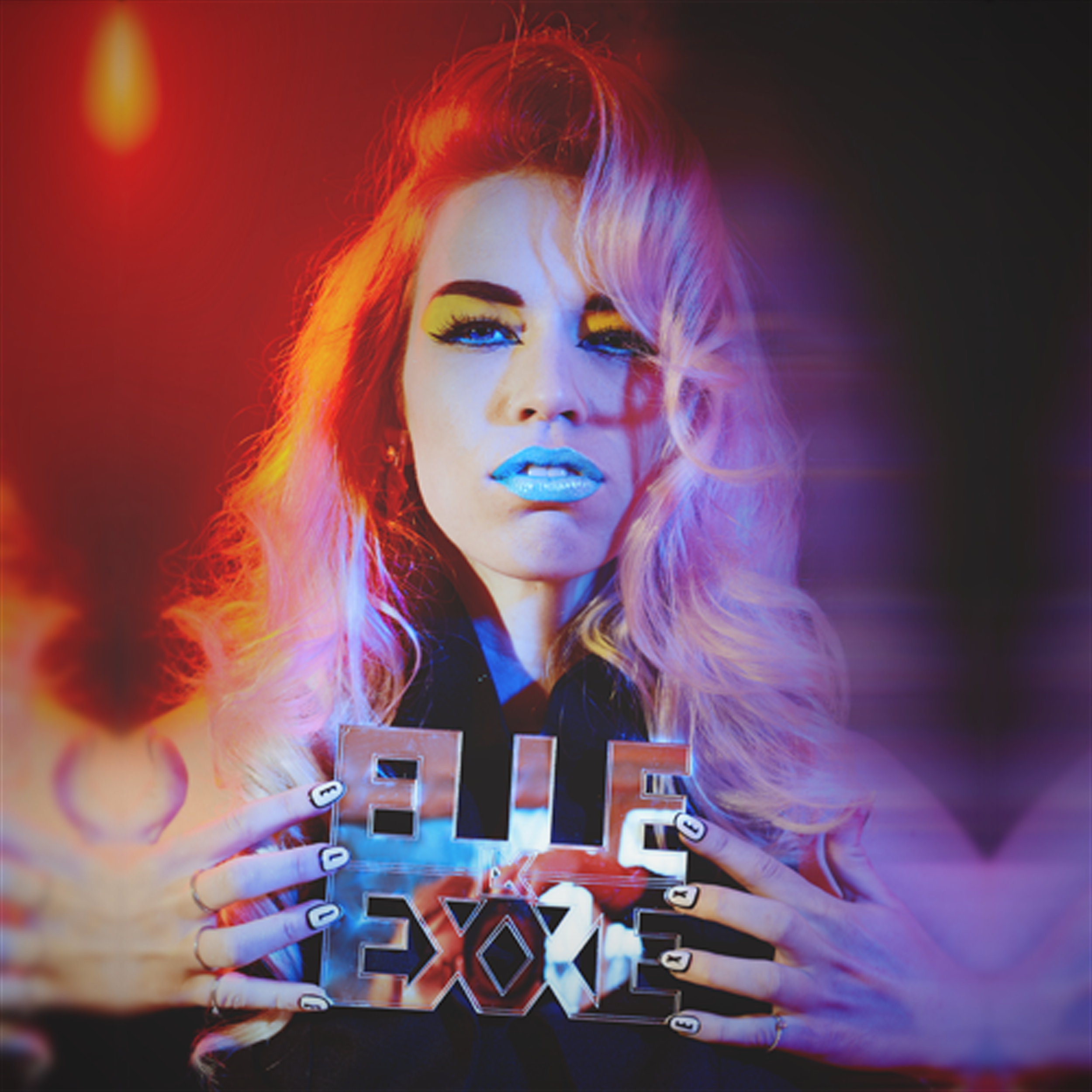 Elle Exxe.jpg