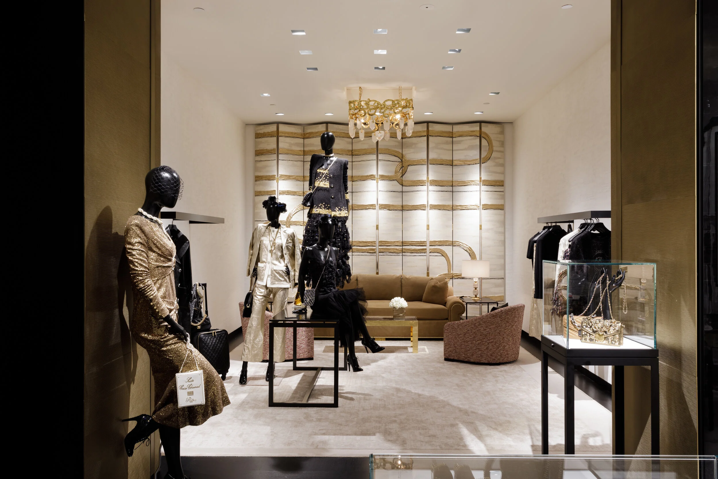 20170627 Chanel Saks 5th RTW Interior_123_High-res.jpg