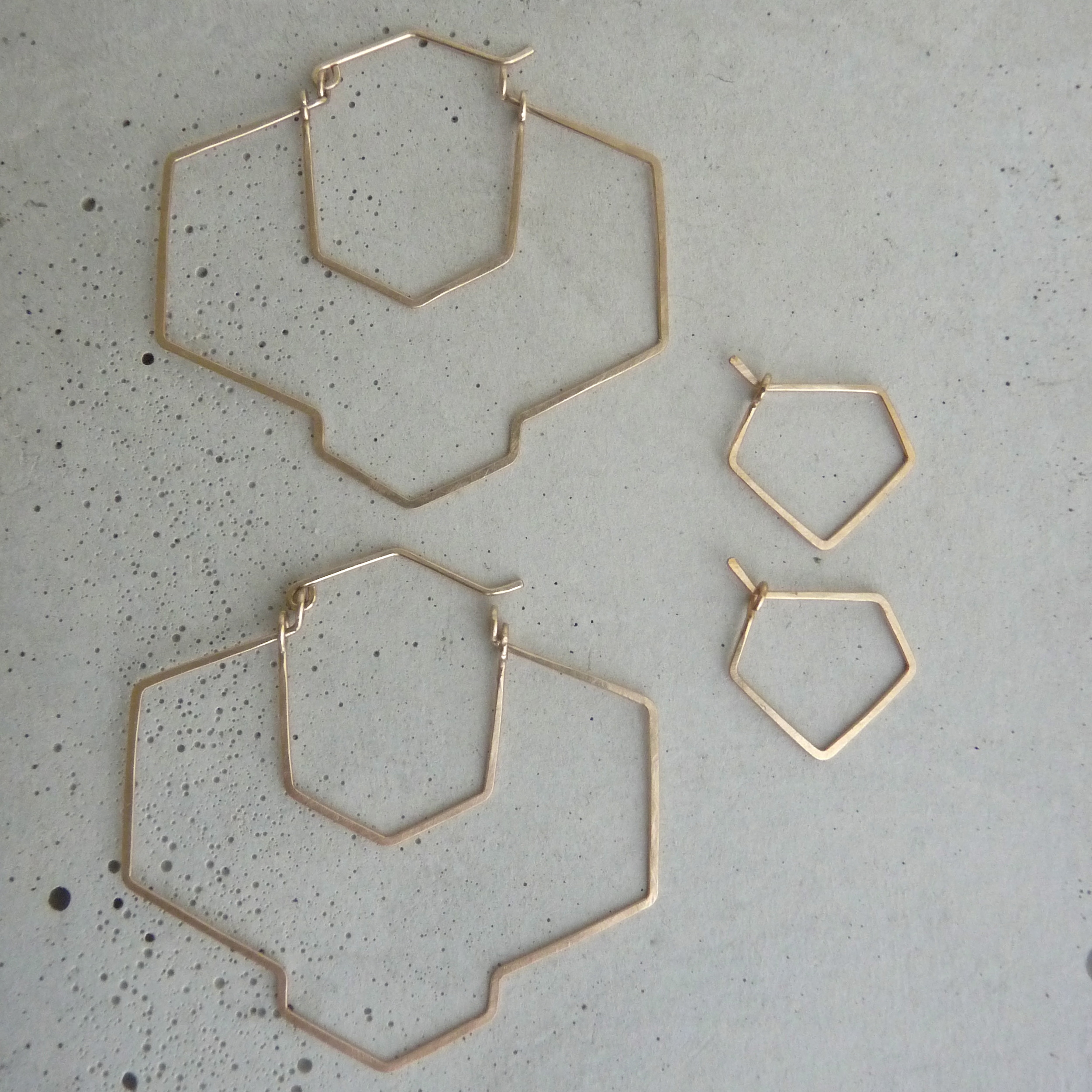 New Refined Basics, geometric hoop earrings, large gold hoops, big gold hoops, hammered hoop earrings, 2014 shifting seasons