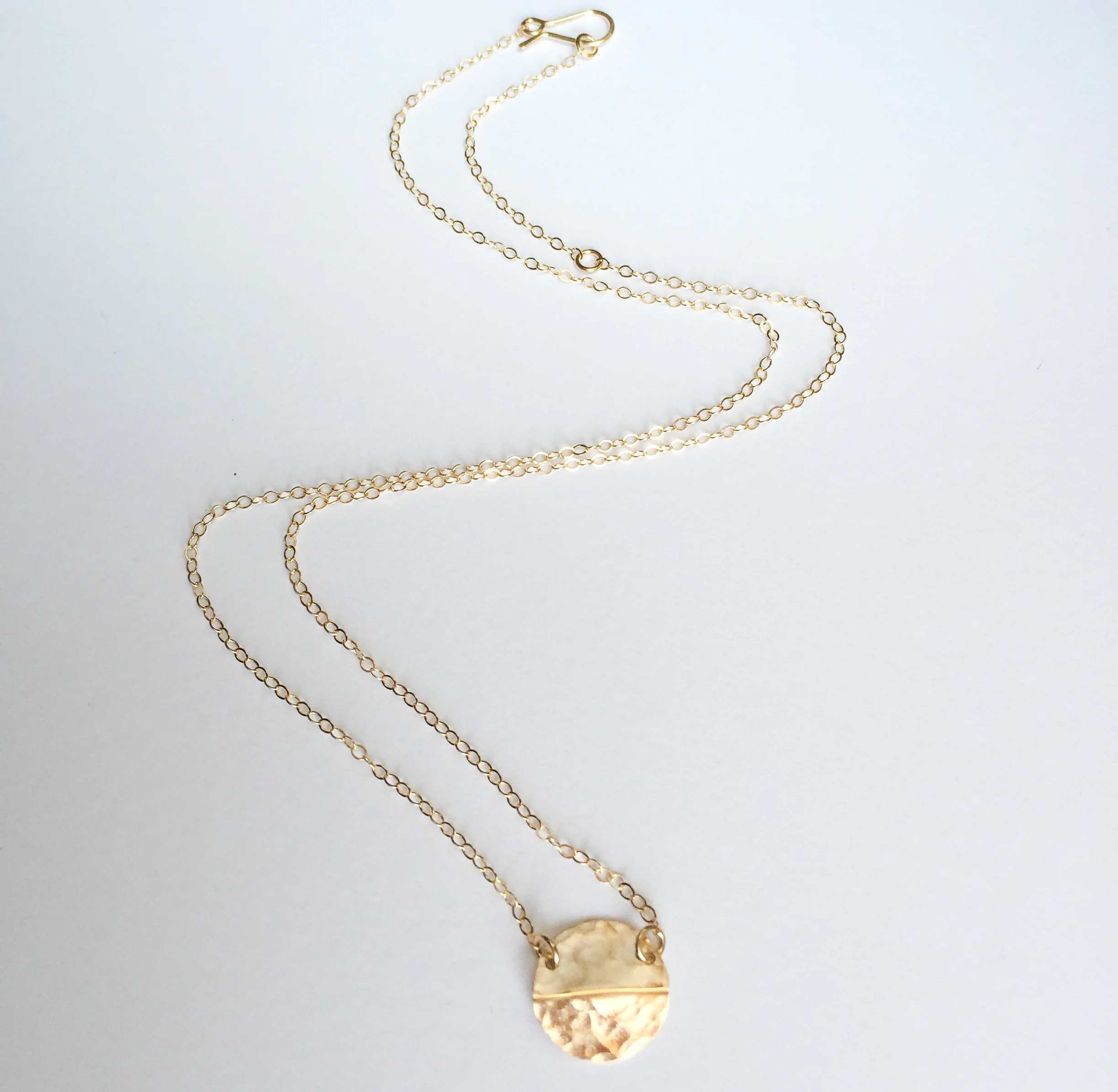 small gold circle necklace