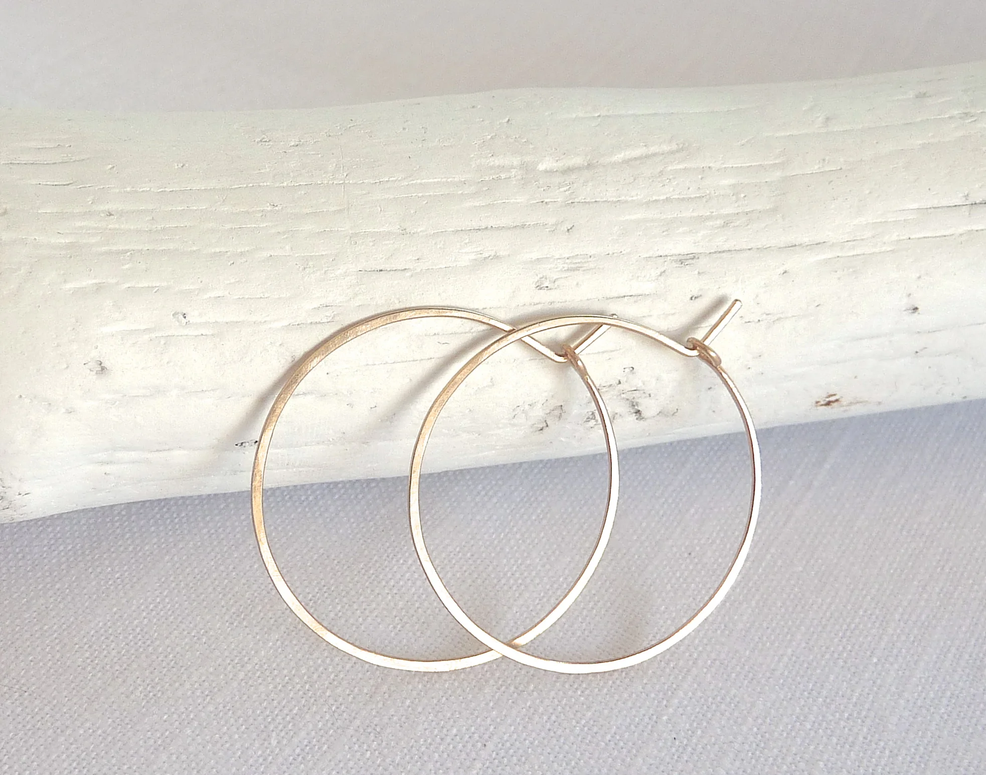 small gold circle hoops