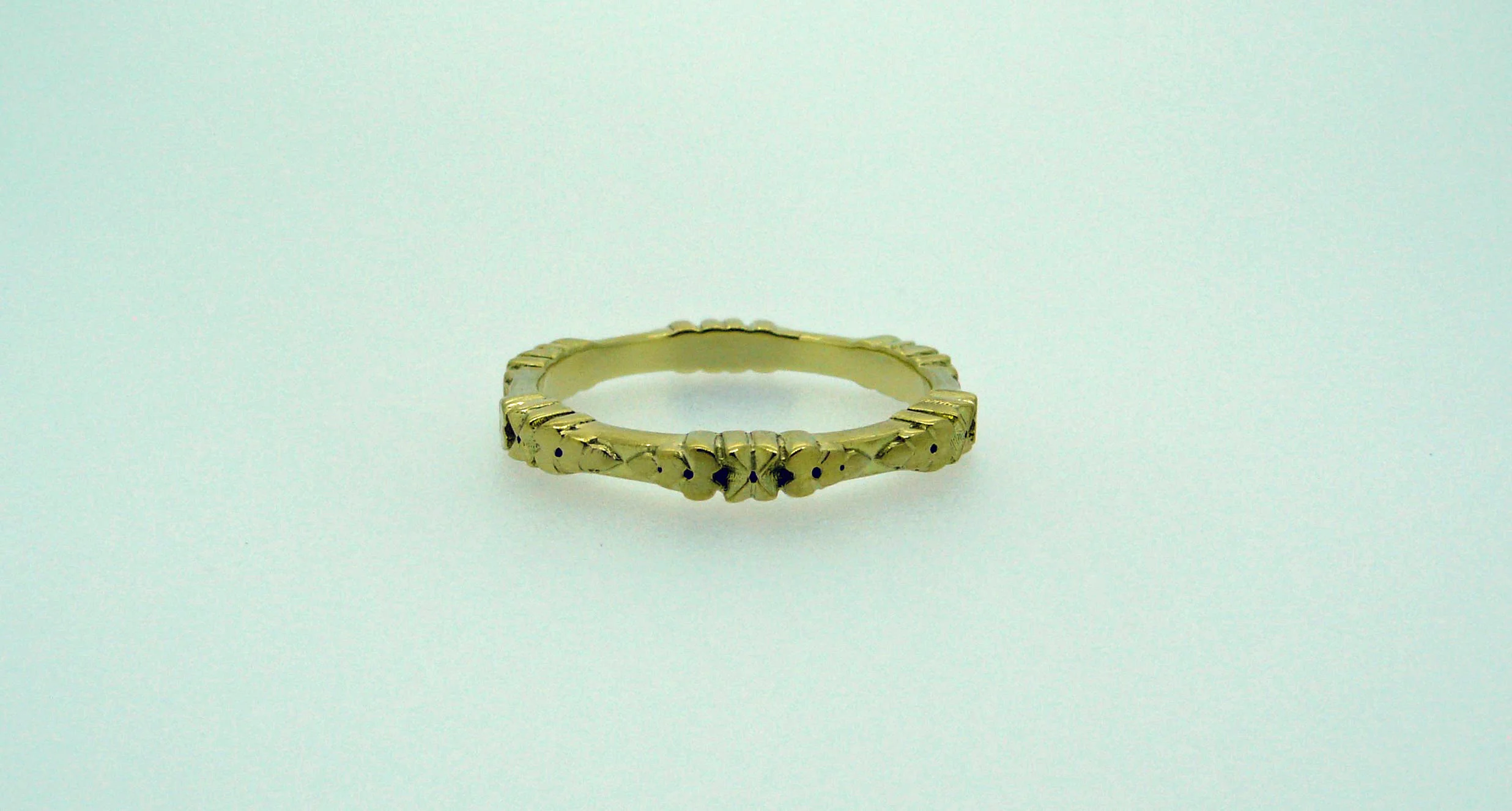 18k "Garland" wedding band