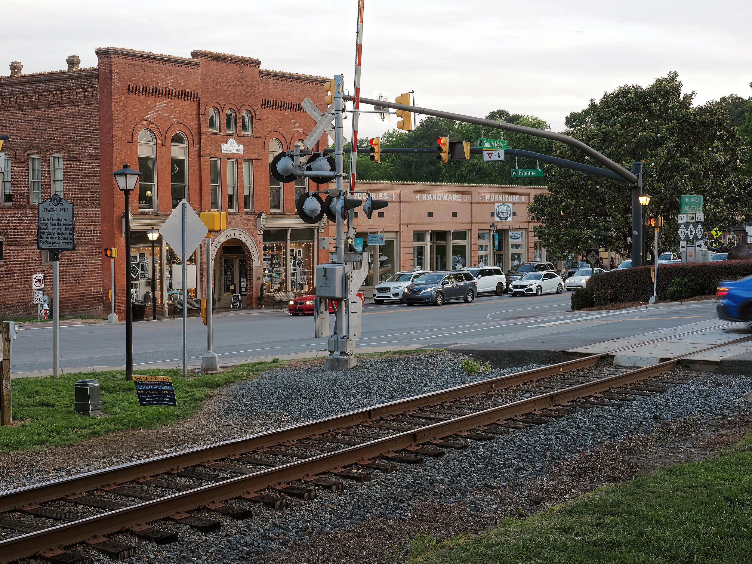 RJP27867R.jpg