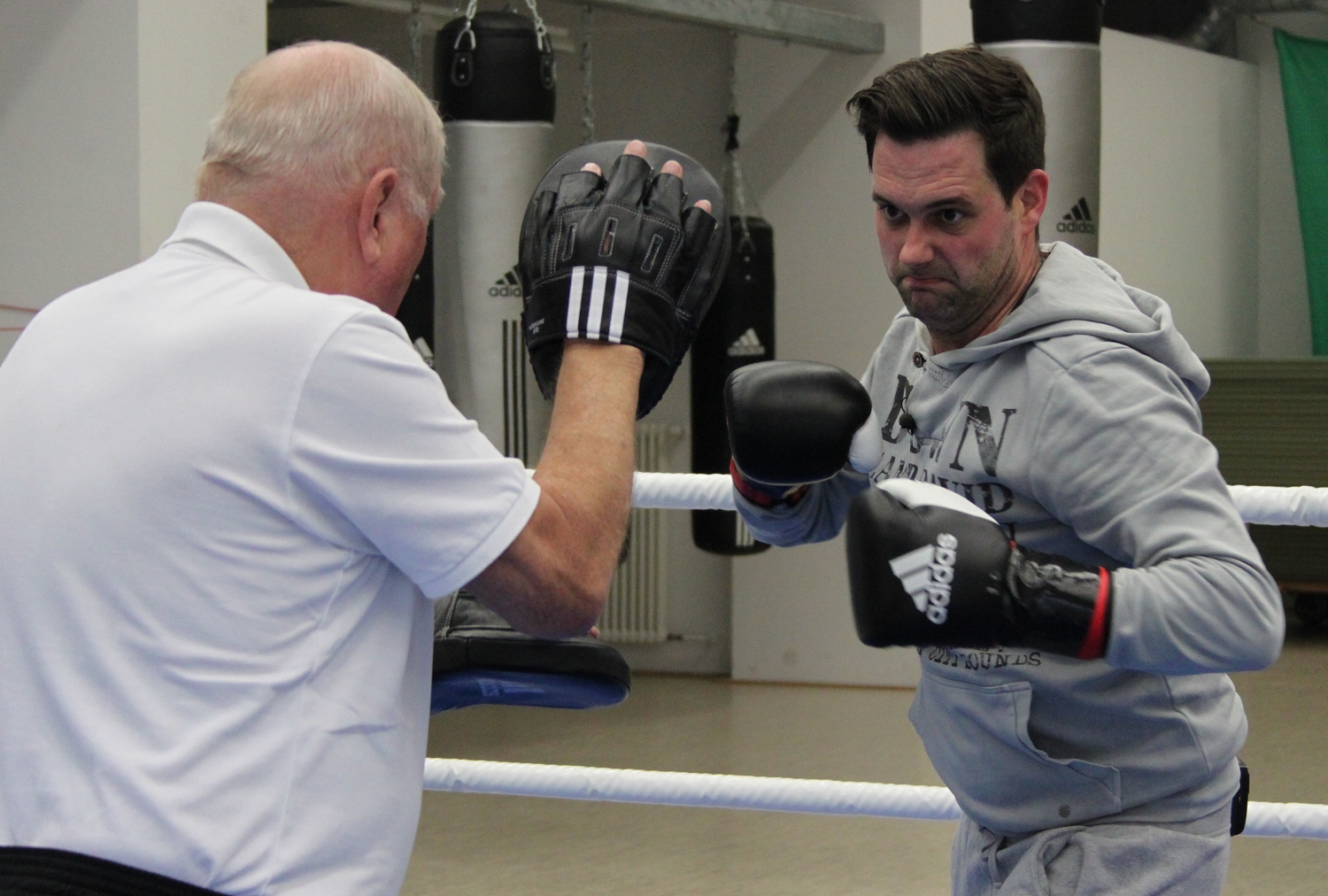 Pratzenarbeit mit Abraham-Coach Uli Wegner