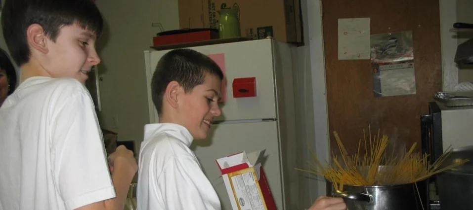 Kids with spagetti.jpg