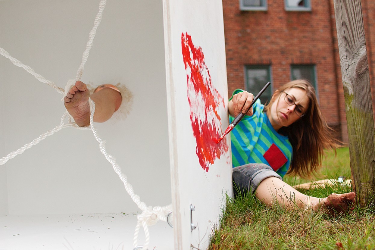 Allison Hornak "A Struggle (A Painting in Two Acts)" / twelve-hour action in two parts with wood, rope, earth, acrylic, water, brushes, palette knives, cotton shirt, denim pants, glass and plastic containers / size variable