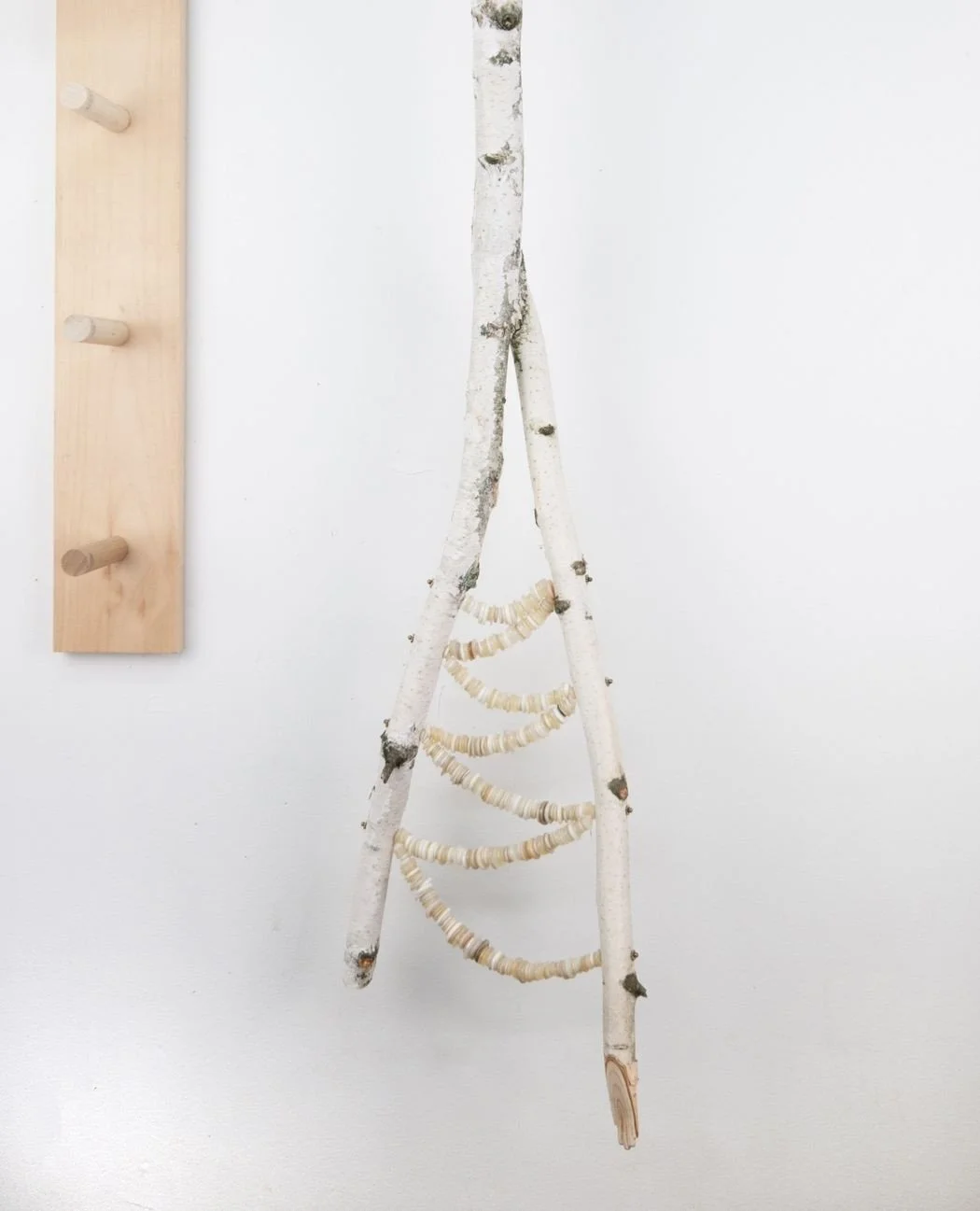 Chiara No:⁠
WE KNOW THAT WE KNOW⁠
Curated by Jacob Rhodes⁠
@chiara_no_⁠
⁠
Artist Reception: Oct 16, 6pm⁠
Oct 16 - Nov 22, 2025⁠
⁠
In We Know That We Know, Vermont-based artist Chiara No presents ordinary domestic things that are transformed into knot