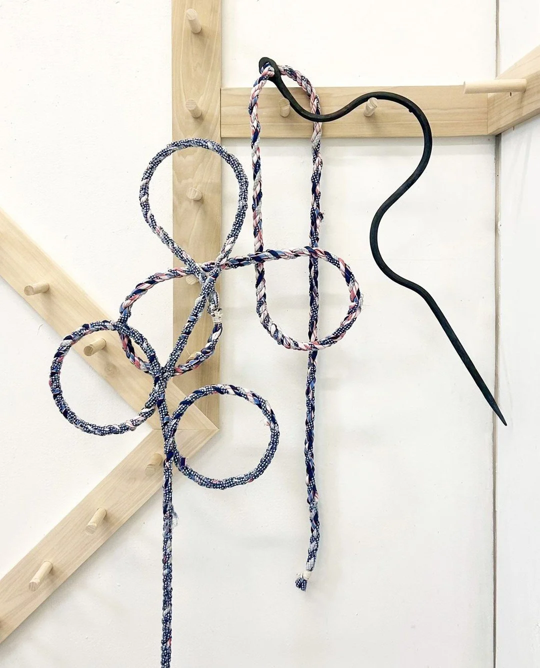 Chiara No:⁠
WE KNOW THAT WE KNOW⁠
Curated by Jacob Rhodes⁠
@chiara_no_⁠
⁠
Open today 12pm - 6pm!⁠
Oct 16 - Nov 22, 2025⁠
⁠
Spinster (Esther)⁠
strips of clothing, steel, pine⁣⁠
32 x 30 x 6 in. ⁠
2025⁠
⁠
Reclaiming Esther. With brevity, the Book of Est