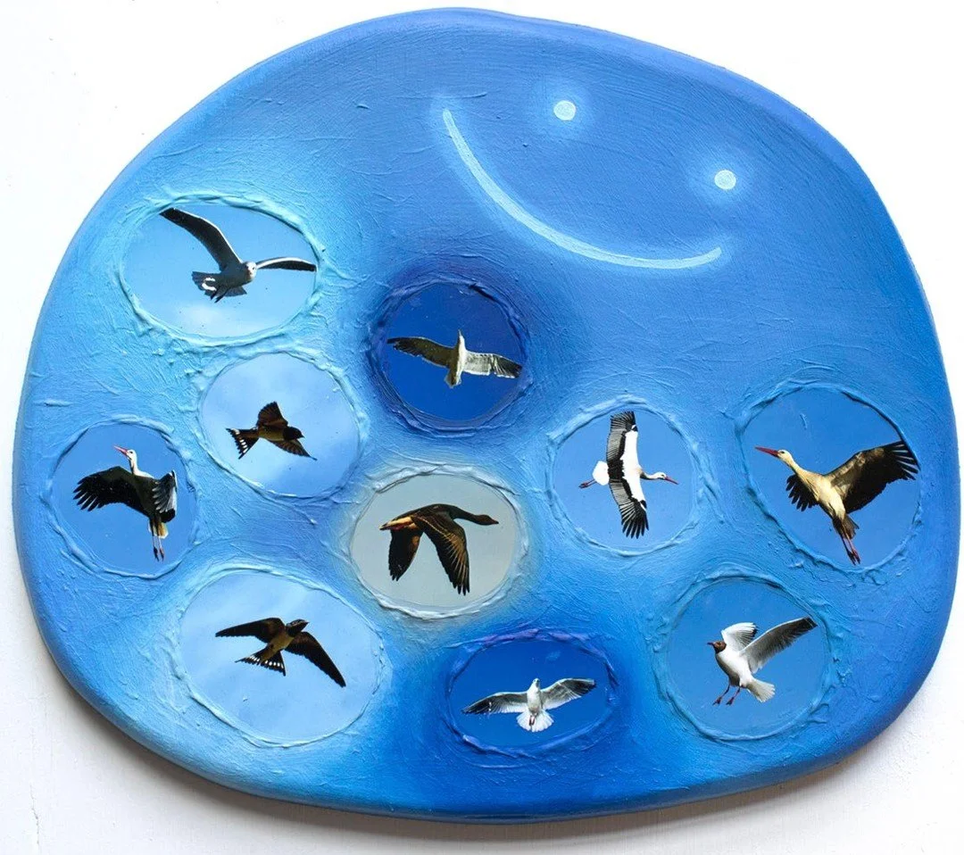 Did you know that the sound of birds has been proven to impact the mental landscape of your psyche? Listening to bird song can reduce anxiety, boost your mood and relieve mental fatigue. Even a recording! Now imagine, you enter our latest exhibition 