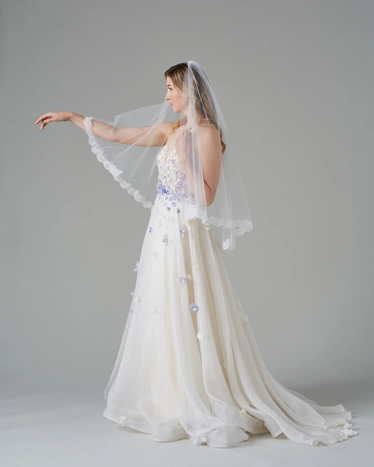 New 2T beautiful elbow embellished lace veil shimmering-lace-bridal-tulle.  main image 3