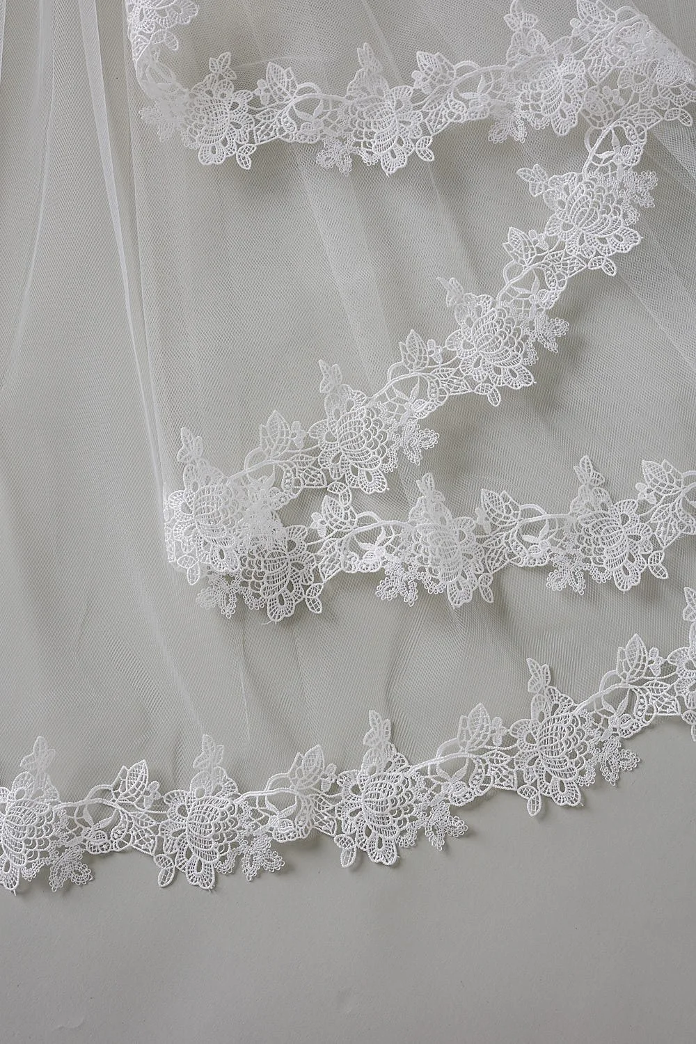 celesteNY-Vittoria-fingertip-length-lace-veil-brooklyn-bride.jpg