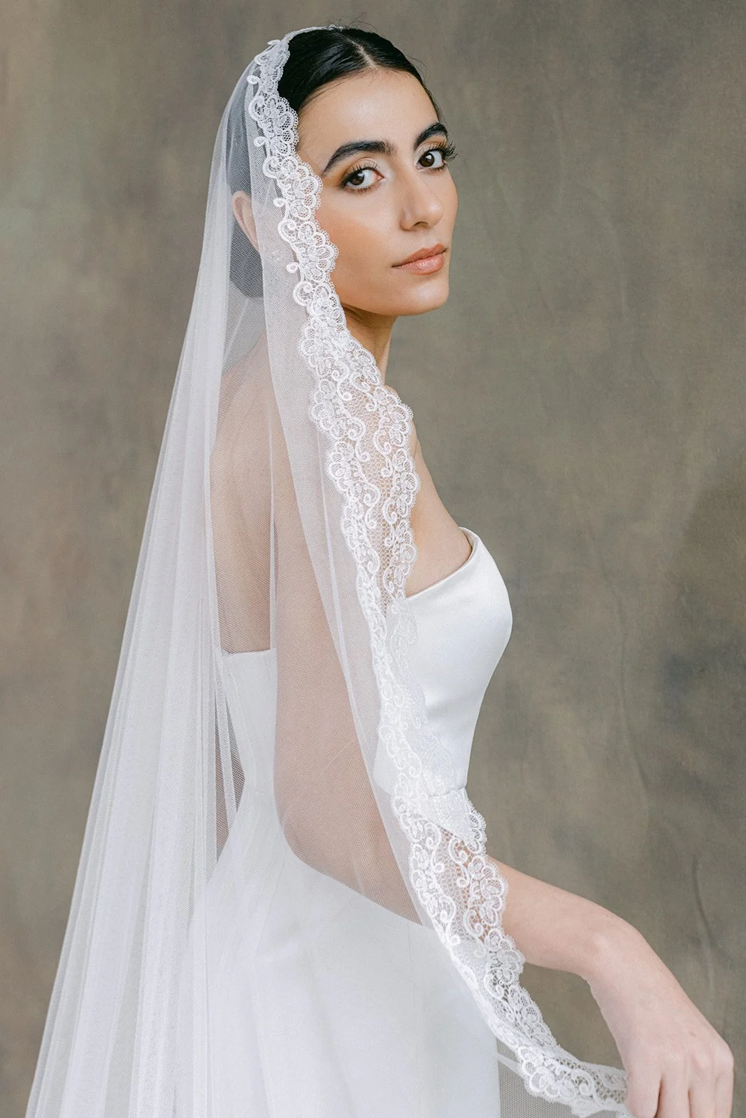 Mantilla-wedding-veil-romantic.jpg