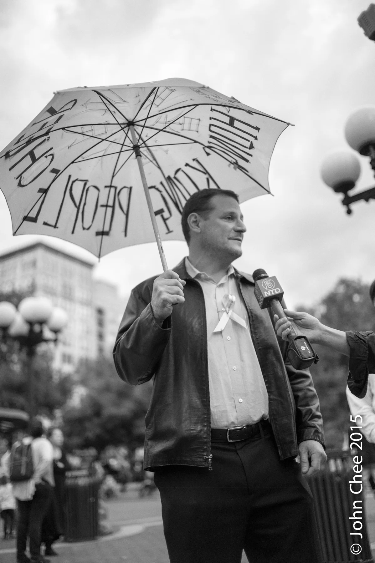 New Yorkers showing solidarity with the Umbrella Movement#1 (Union Square, Manhattan, New York)