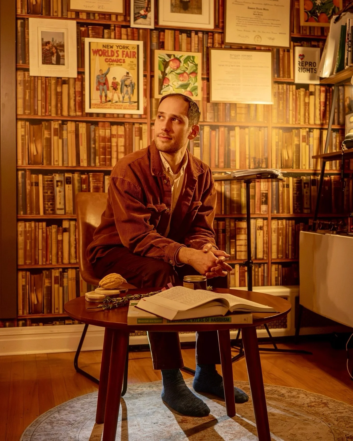 My latest assignment for @nytimes sent me to photograph a watch party of the new season of &ldquo;Nobody Wants This&rdquo; hosted at the upper west side home of Rabbi Danny Stein and his wife Tamara. Lively debates were held over the portrayal of Jud