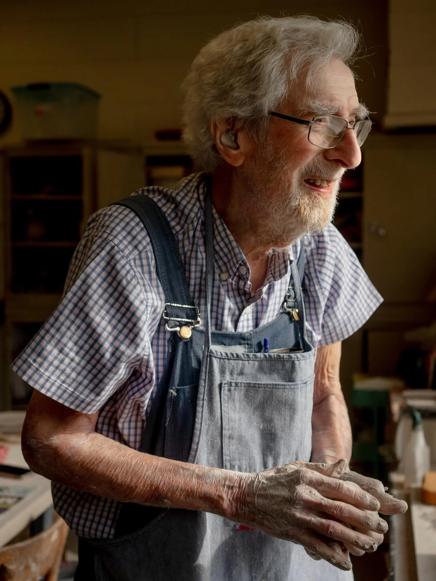 This is George, 102 years old, drives his car to work, does pottery&mdash; a TikTok star 💫 

&ldquo;Suddenly thousands of people asked to buy my ceramics.&rdquo;

Excited to share that my first assignment for @haaretz has been published today in the