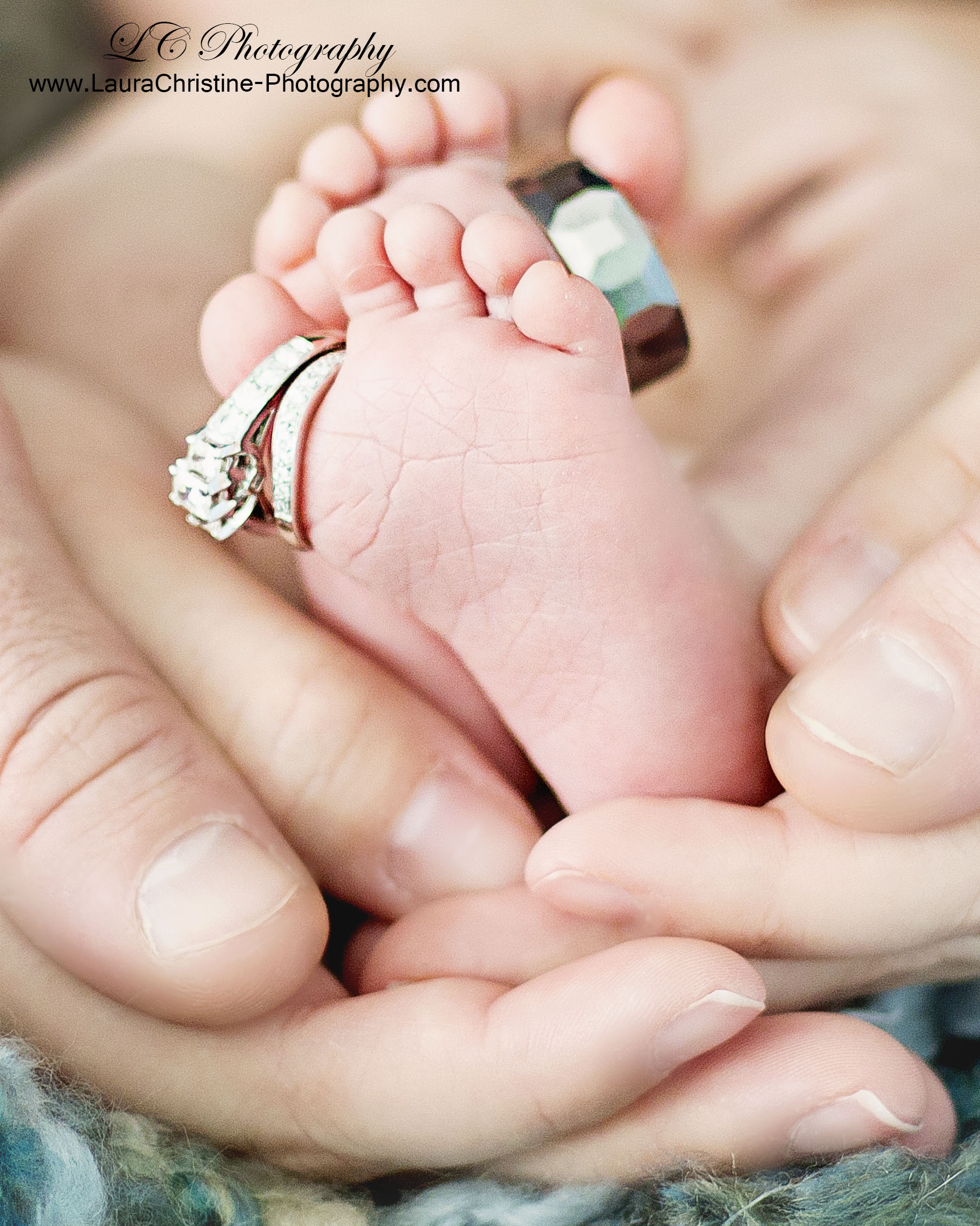 feet rings close up logo.jpg