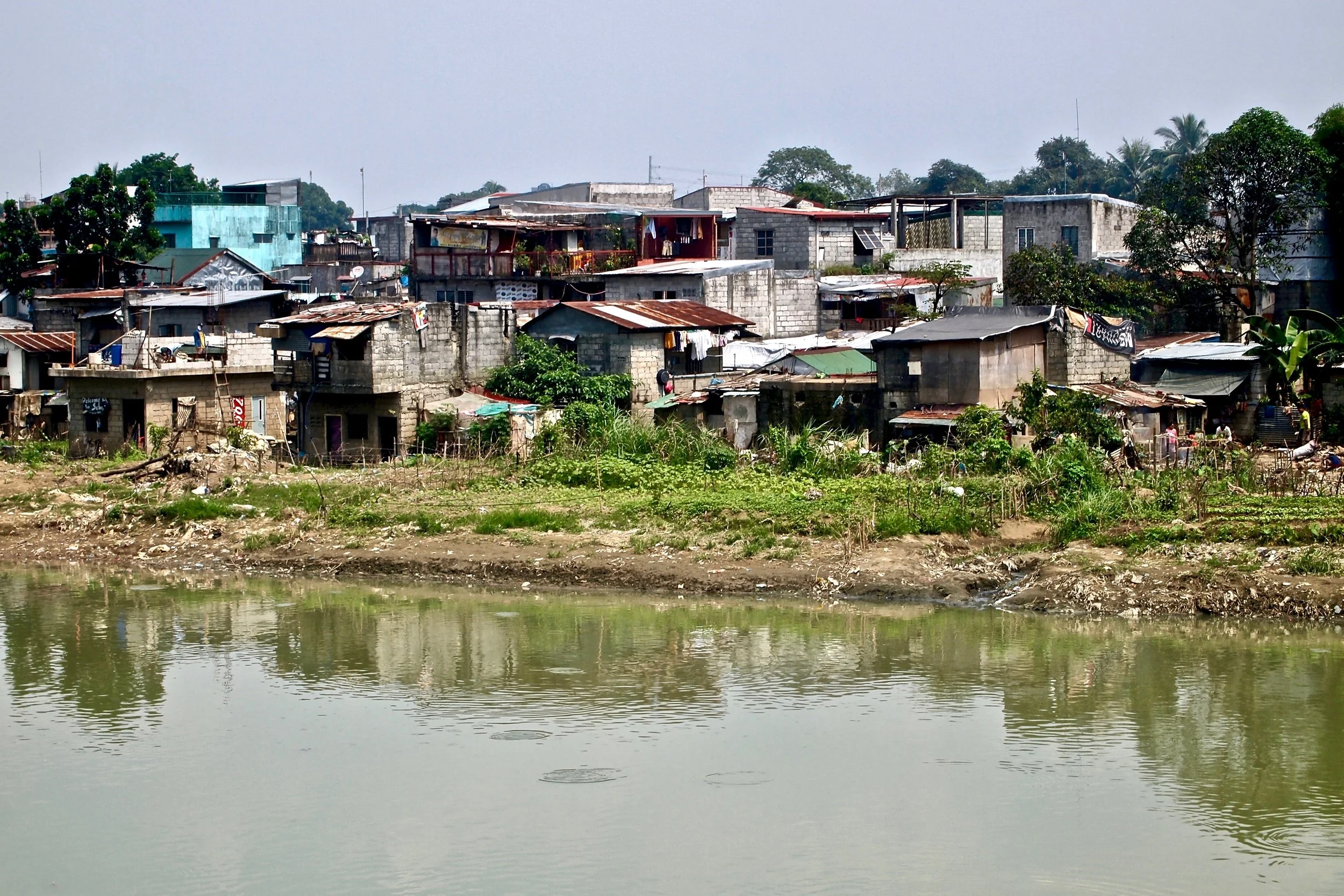 Slums in Manila, capital of the Philippines. (C) Remko Tanis