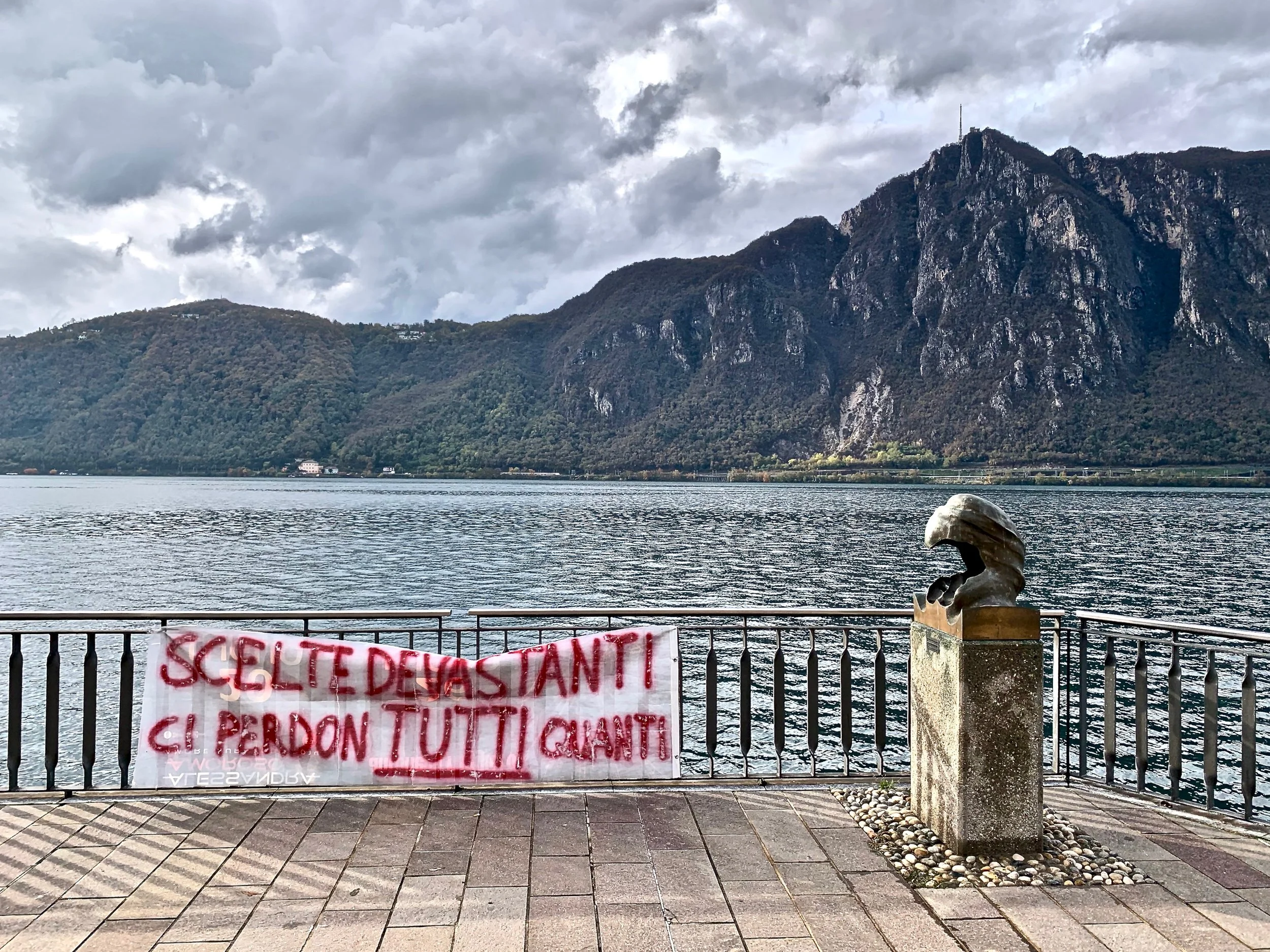 Banner protesting the casino closure in Campione d’Italia, an Italian exclave in Switzerland. Photo: (C) Remko Tanis