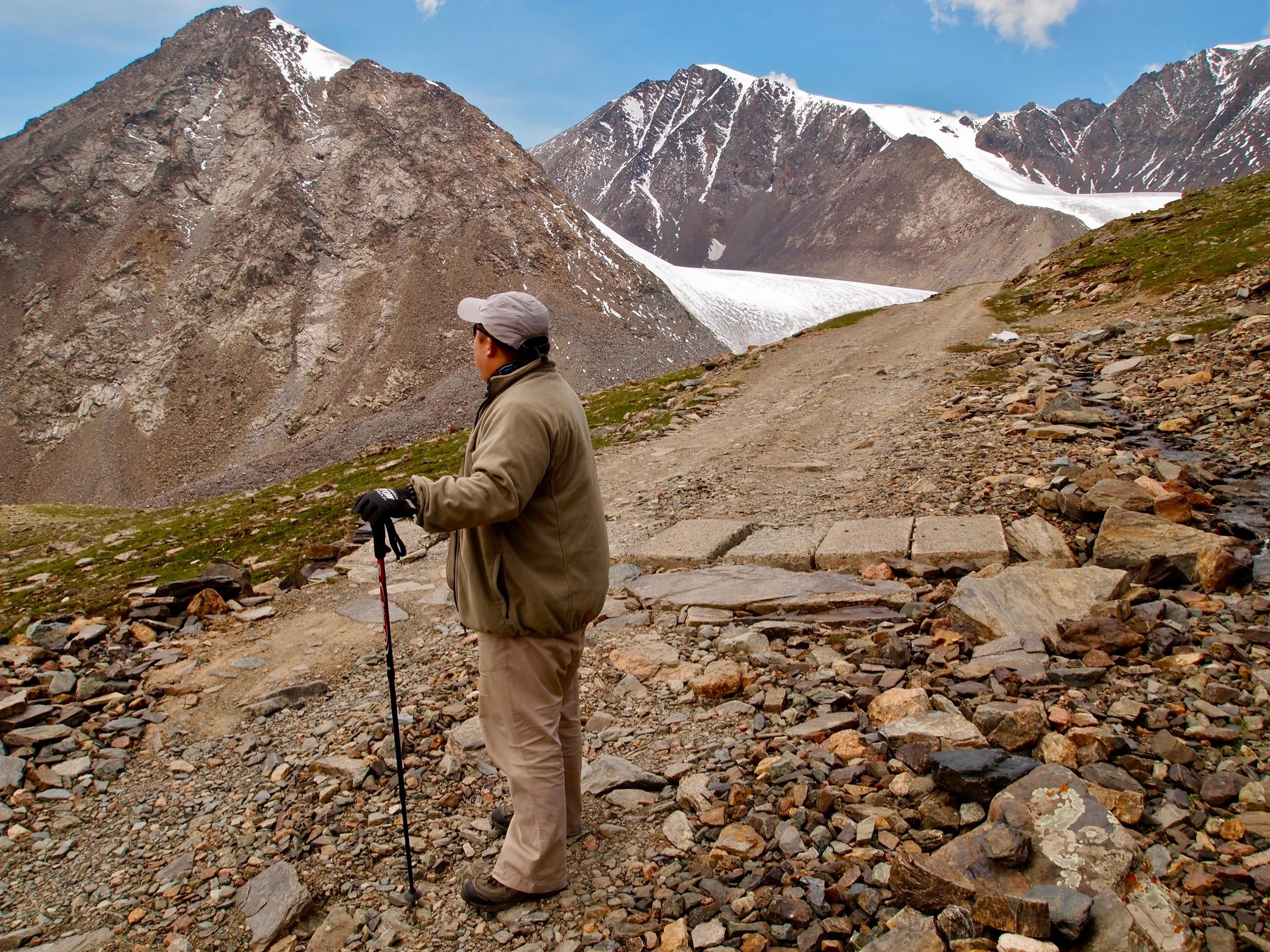 Mountain guide Huang Bo near the Tianshan Number 1 Glacier in Xinjiang, China. Photo: (C) Remko Tanis