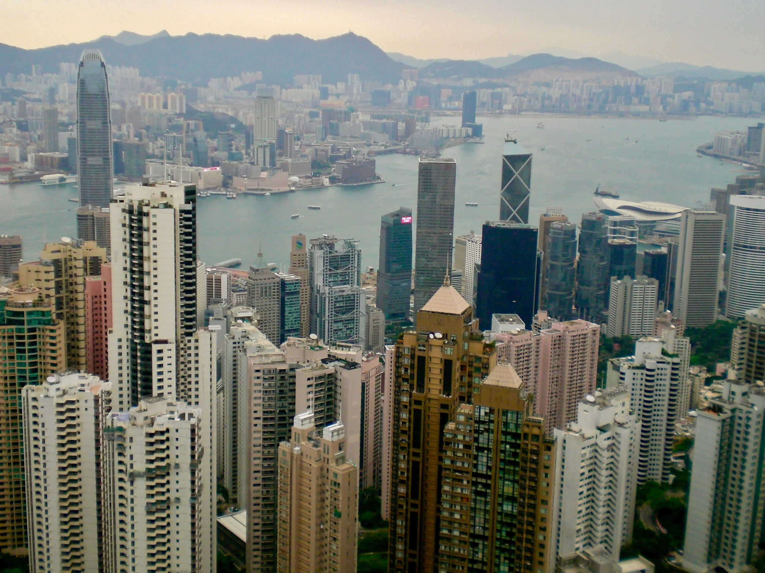 Hong Kong is one of the world’s richest cities, making it hard for lower and middle income families to get by. Photo: (C) Remko Tanis