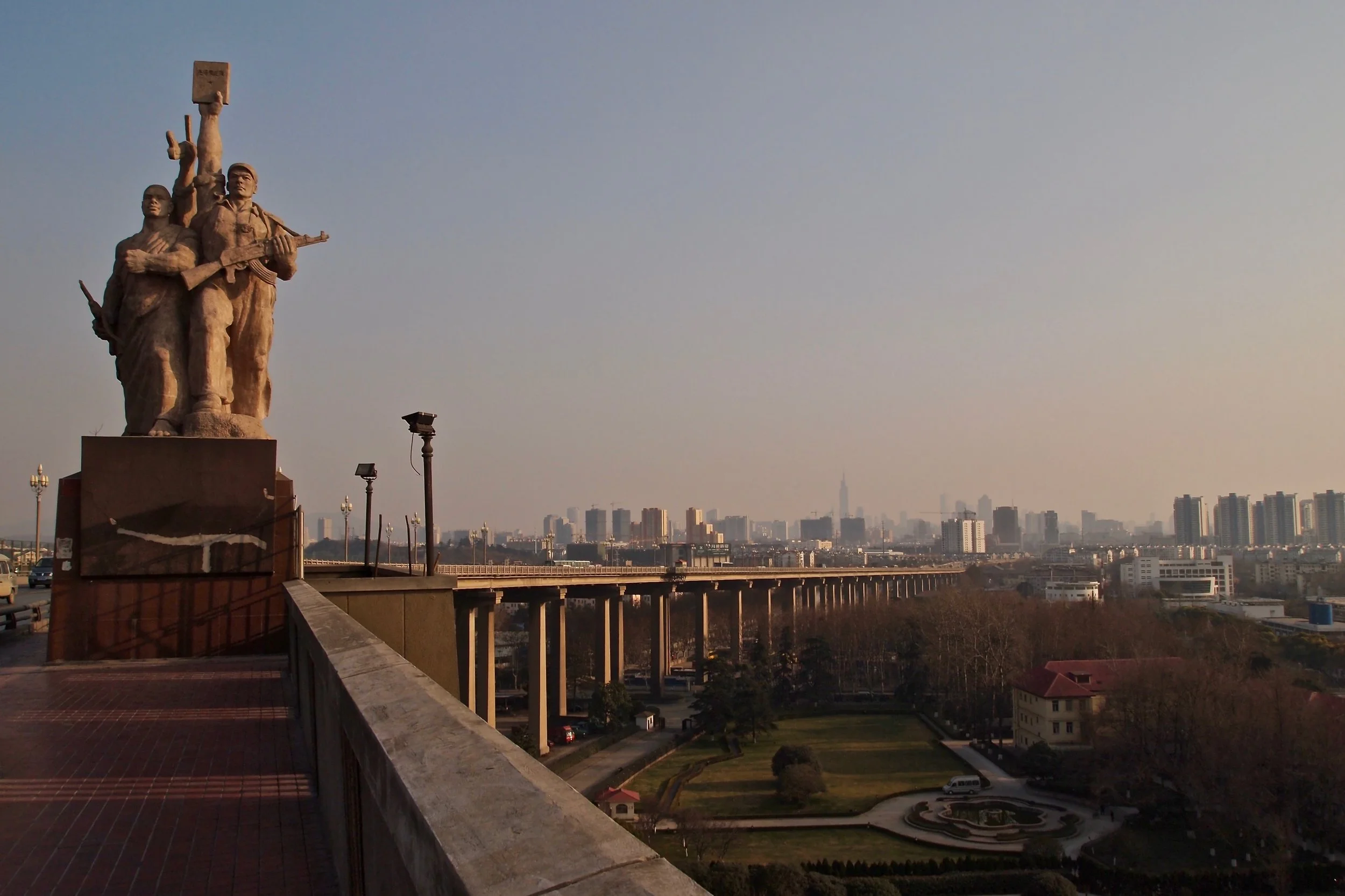 The Yangtze River Bridge in Nanjing, China. Photo: (C) Remko Tanis