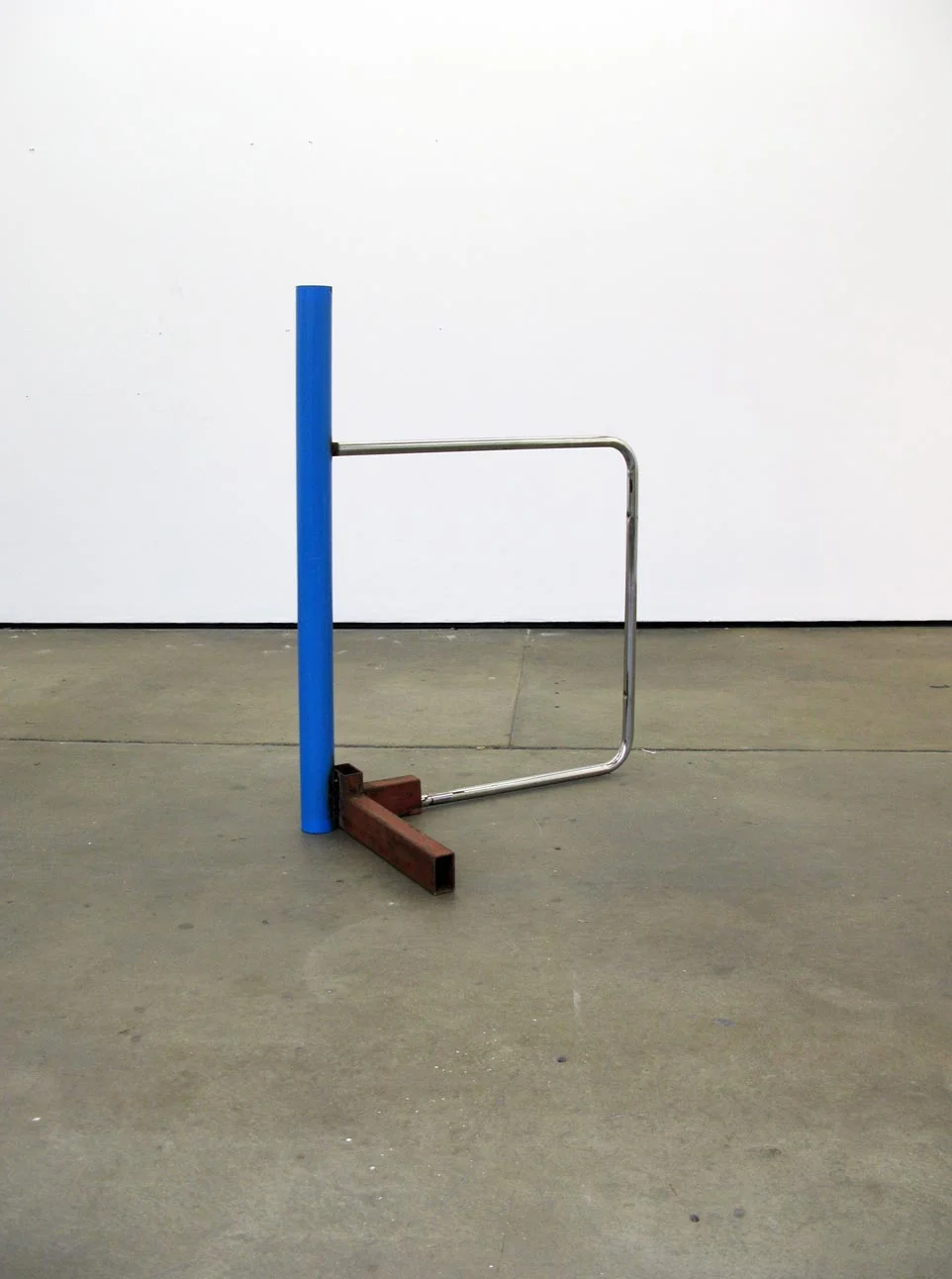 Ida Ekblad Clap Rode Nap Bowed 2010 Chrome, iron 100.5 x 74 x 43 cm / 39.6 x 29.1 x 16.9 In