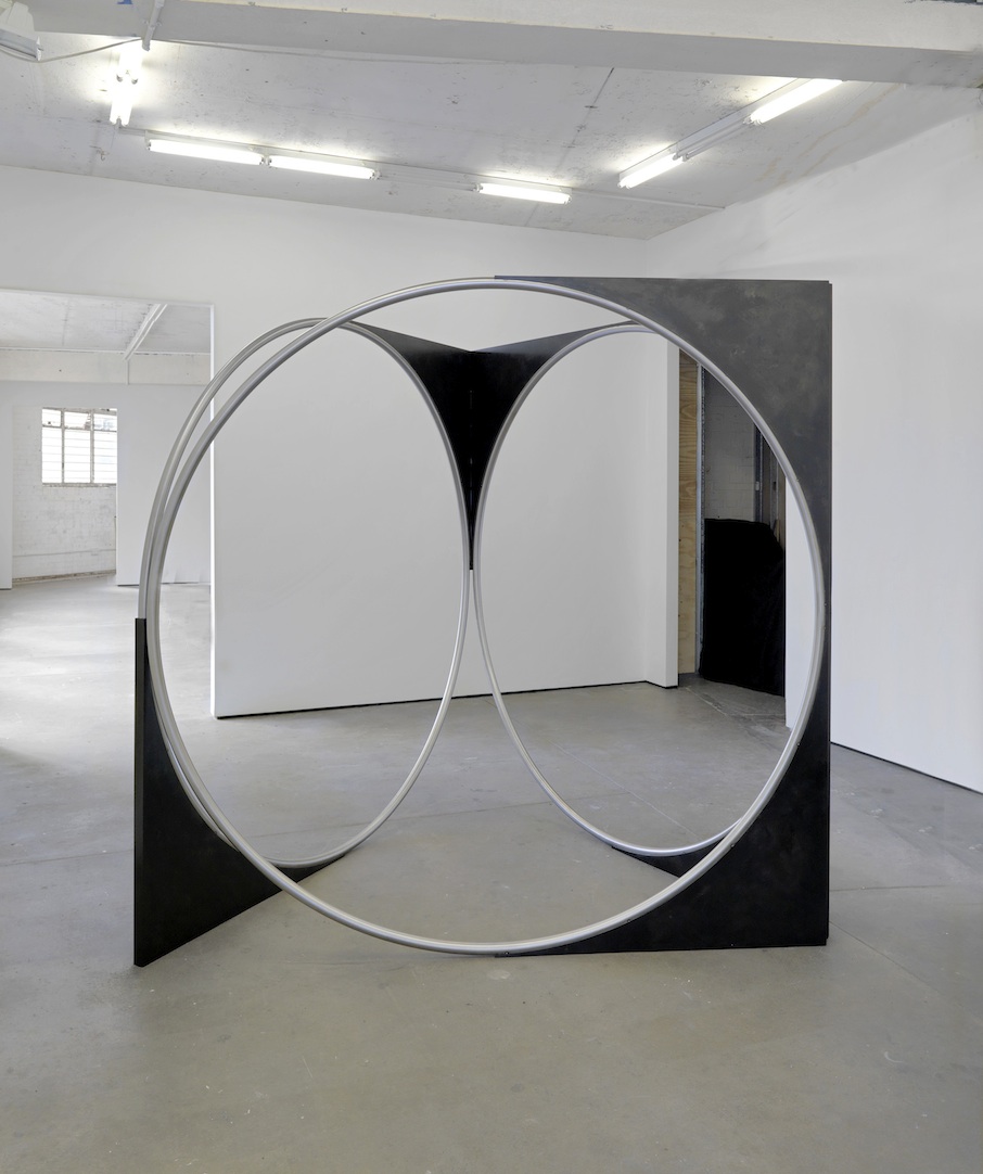     Spa 2008 stainless steel and patinated mild steel 215 x 215 x 190 cm 