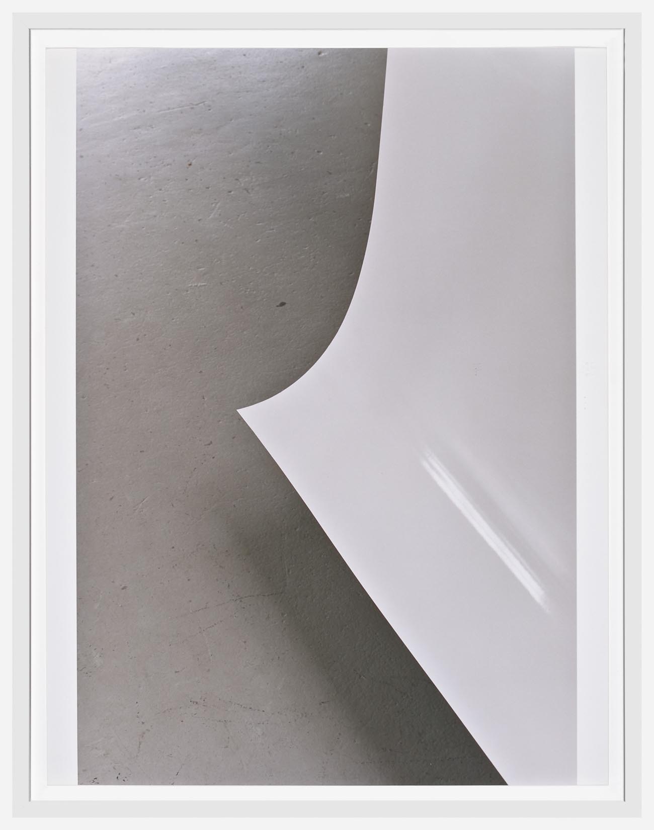     Wolfgang Tillmans Paper Drop (White) B 2004 c-prints 44 x 33.9 cm    