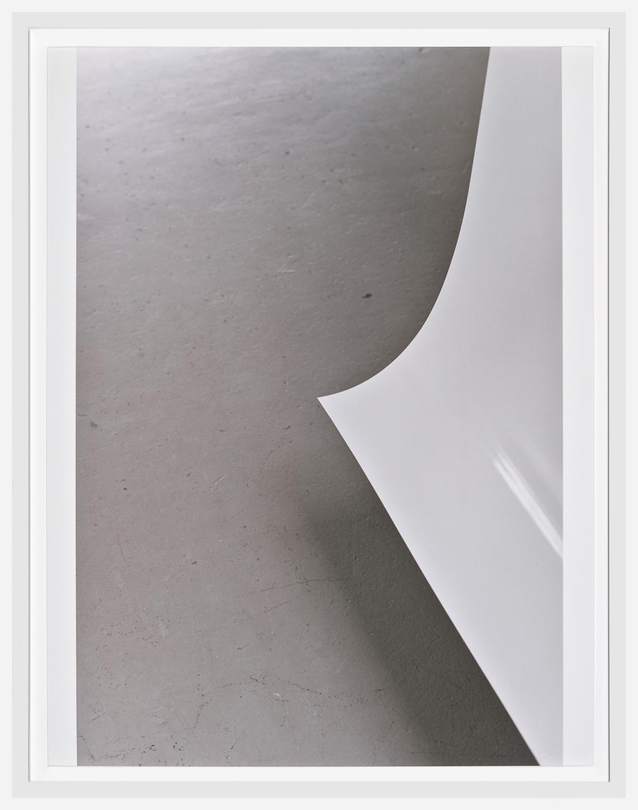     Wolfgang Tillmans Paper Drop (White) B 2004 c-prints 44 x 33.9 cm 