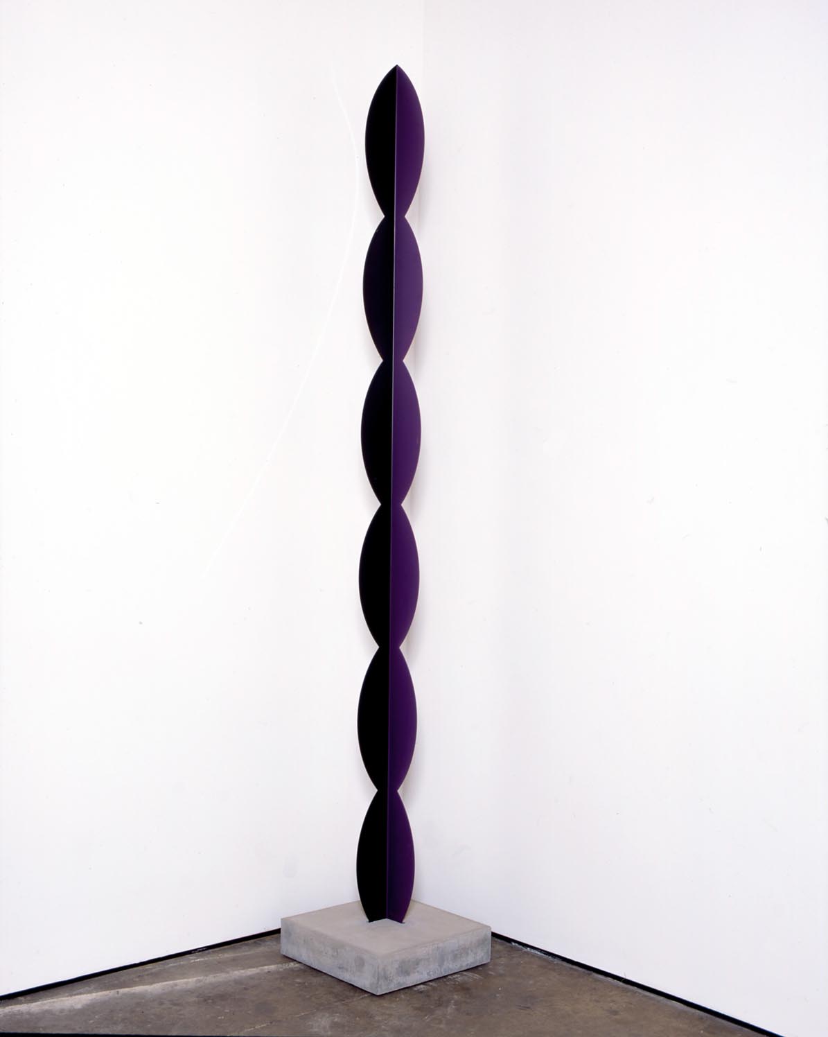      Kusine   2006   painted steel, concrete base   300x13x13cm,&nbsp;  base 11x45x45cm  