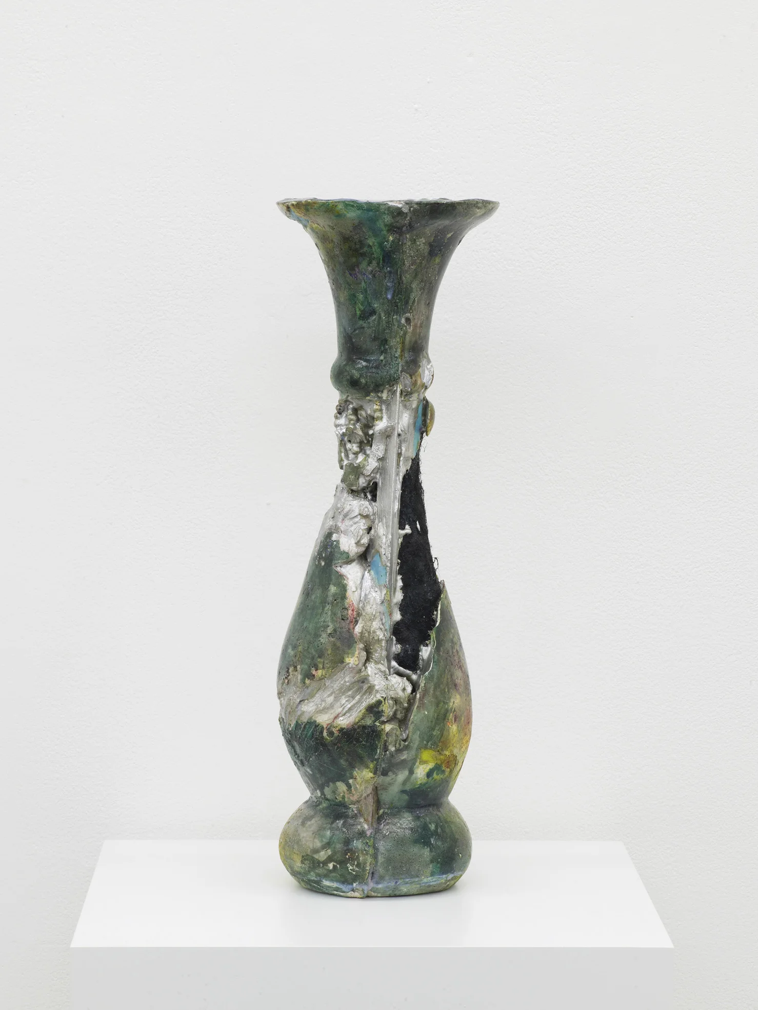 Lindsay Lawson Glenoit 2016 Fake fur, beaded bracelets, cotton glove, chewing gum, sponge, wood molding, plaster, pigment, 50 x 14 x 14 cm / 19.6 x 5.5 x 5.5 in HS12-LL5469S