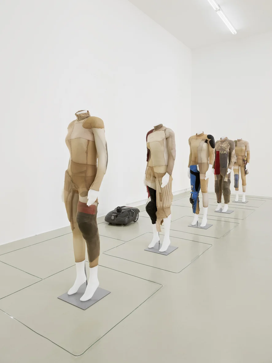STRETCH Installation View Kunstverein Hannover, Hannover, DE 2016