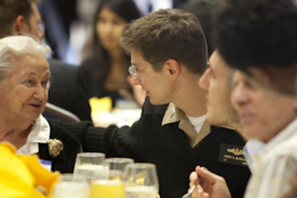 GW serves Thanksgiving luncheon for local veterans