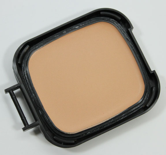 NARS-Radiant-Cream-Compact-Foundation-7.jpg