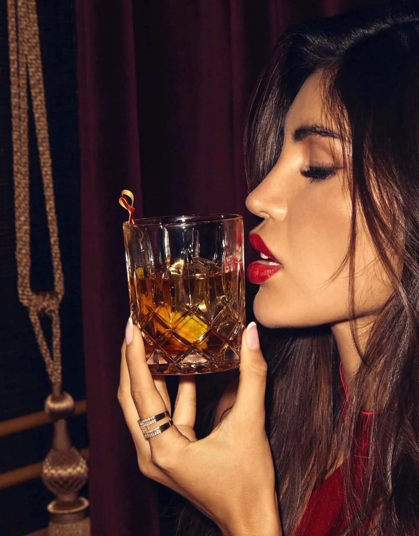 A perfect red lip is harder to execute on someone else versus winged liner!  #realtalk #makeupartist #lasvegaakeupartist #vegasmua #redlips