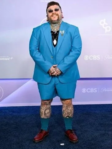 Grooming for @teddyswims for the @amas by me