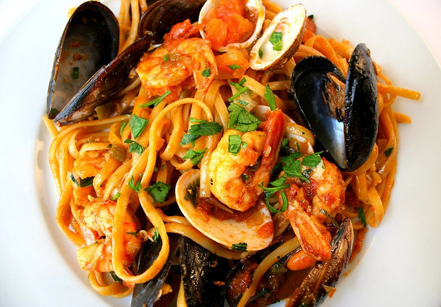" seafood pasta " by Cooking Etc. is licensed under CC BY 2.0