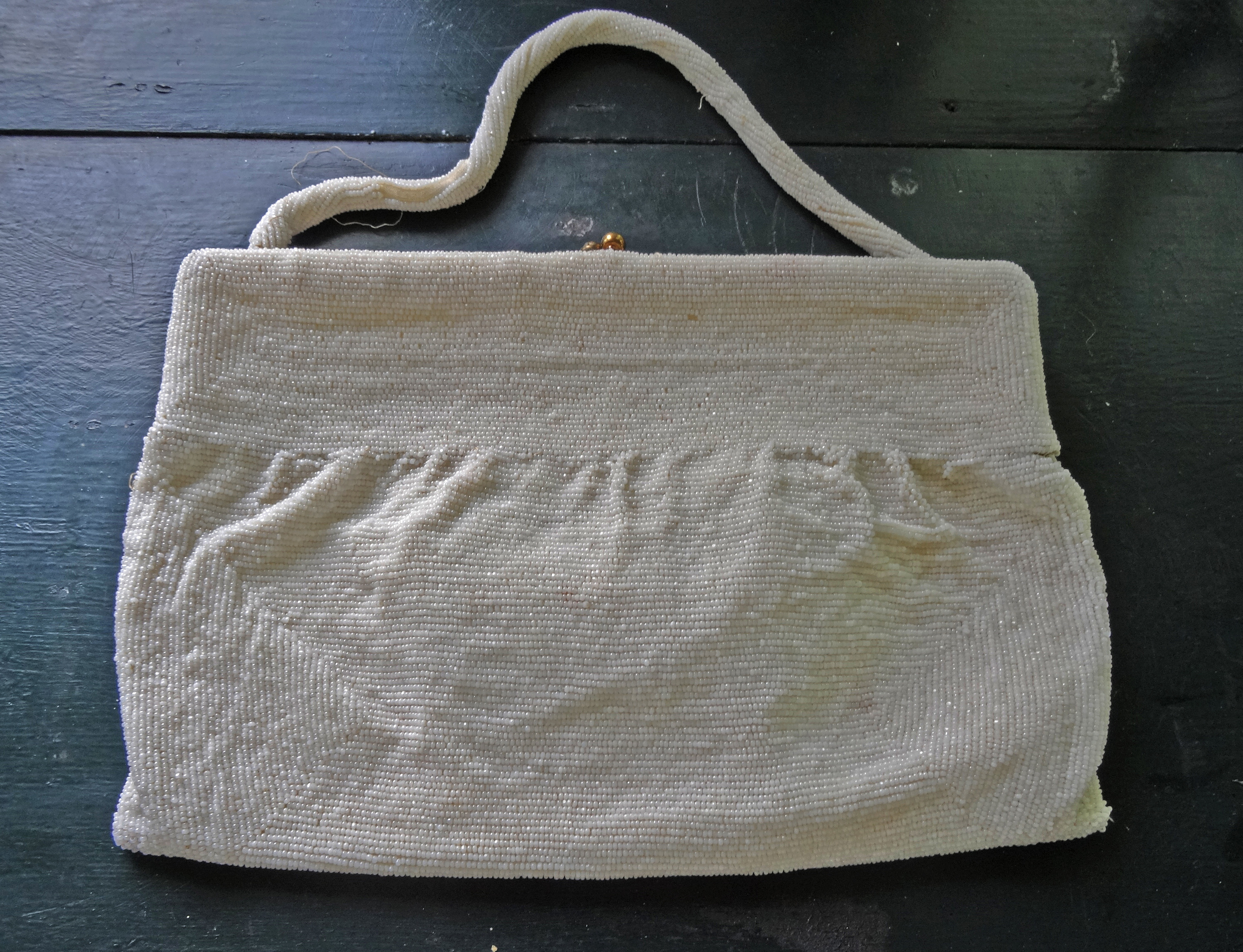 White sead bead handbag