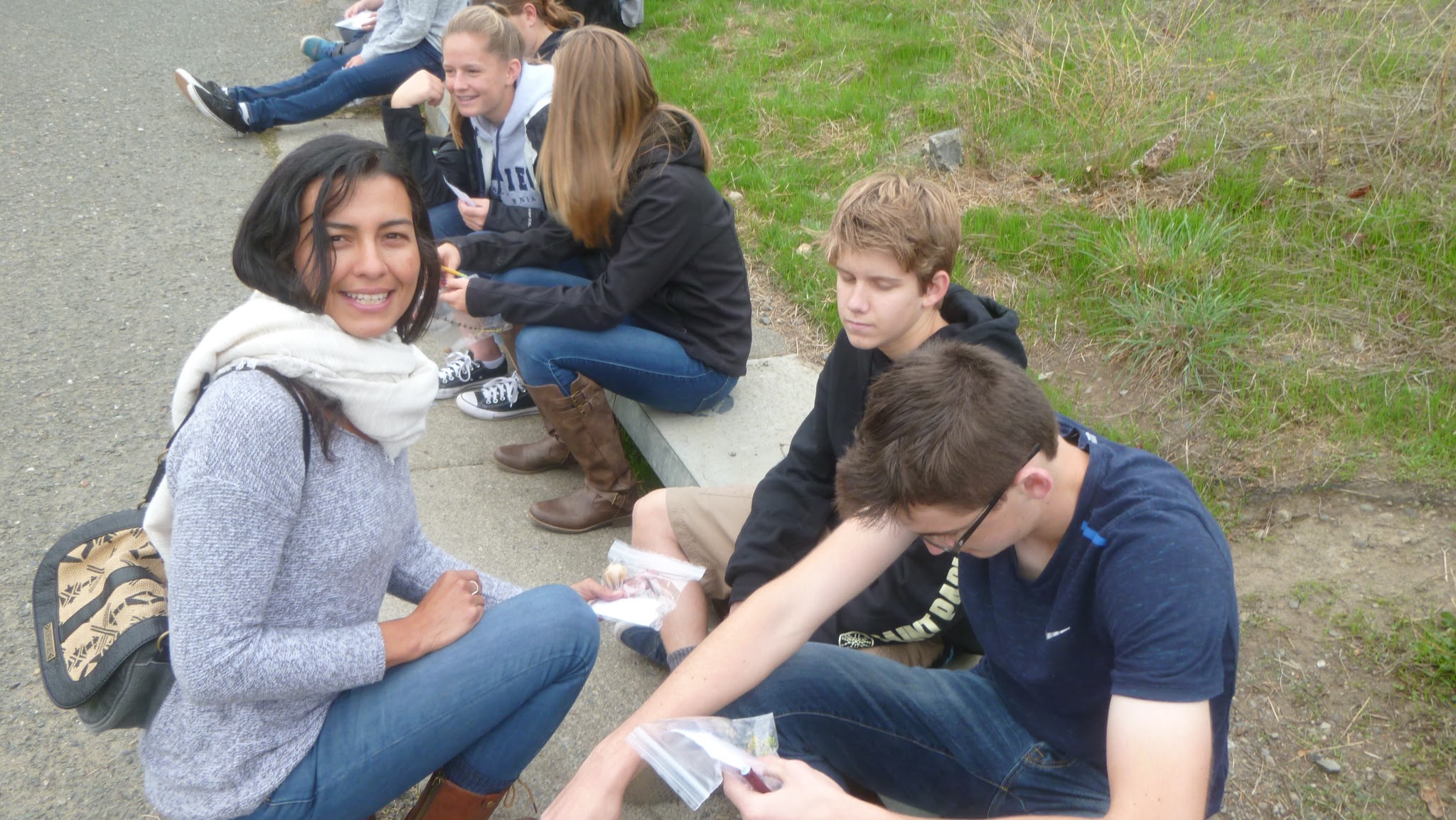  Students on a seed collection trip in Helen Putnam Park (Fall 2016). 