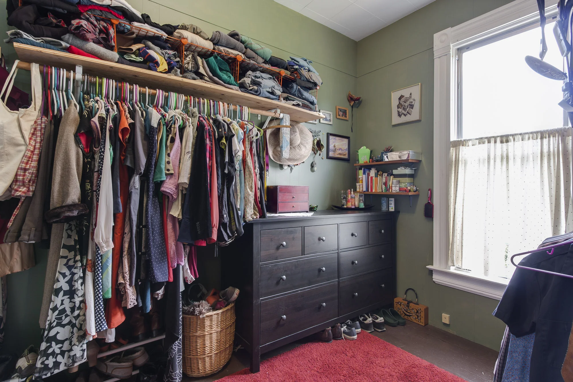 upper unit walk in closet