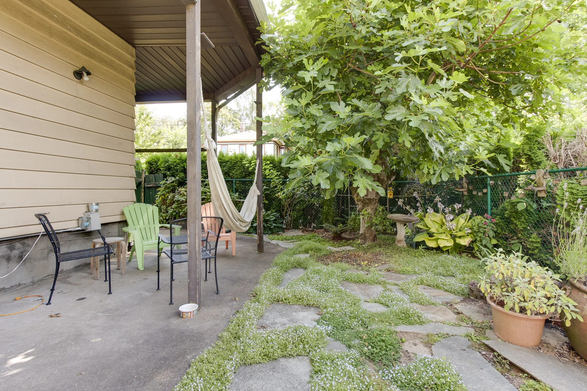 Upper floor patio outdoor space