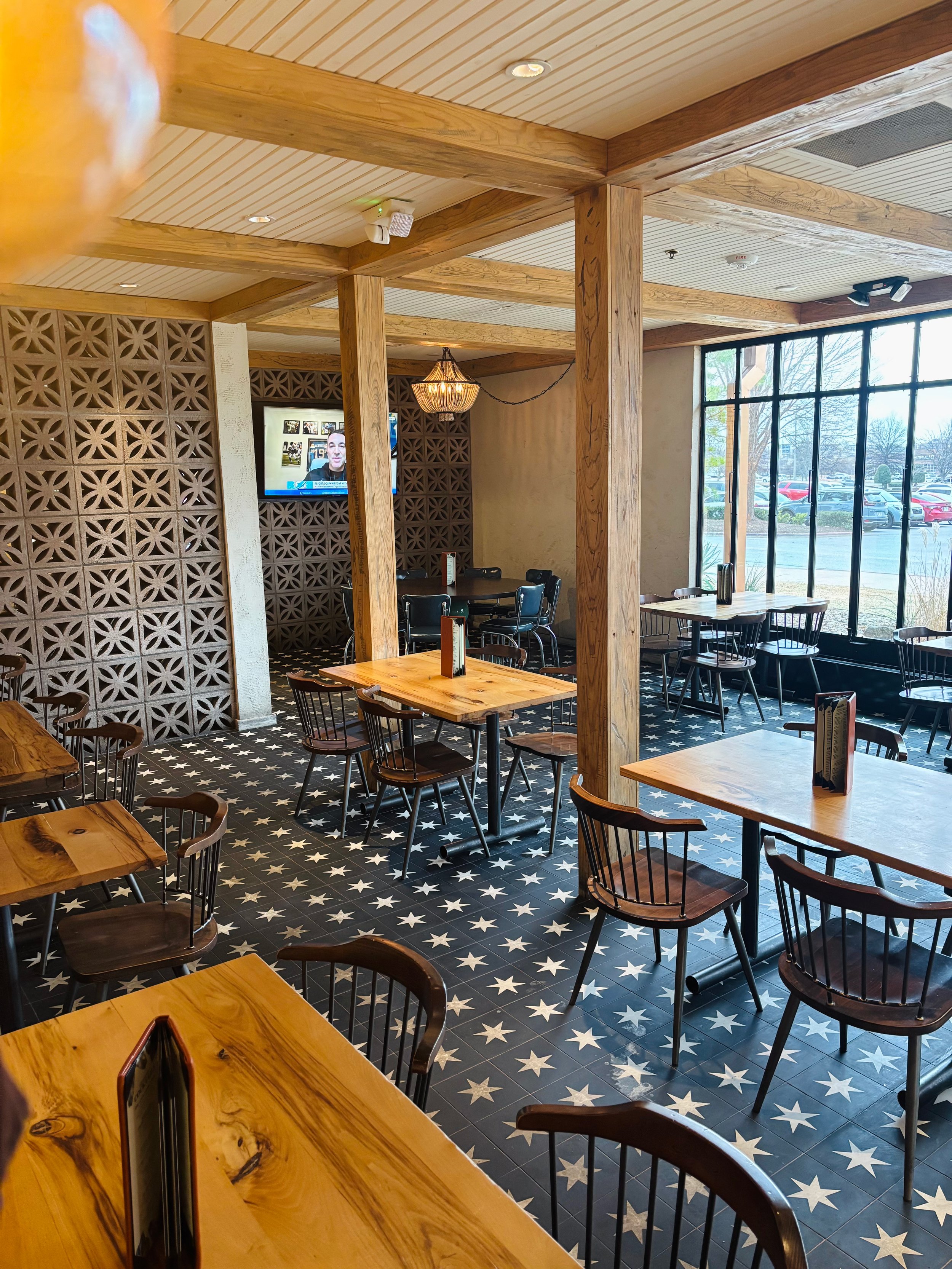 LLR_FrontPatioArea_8606 web.jpg