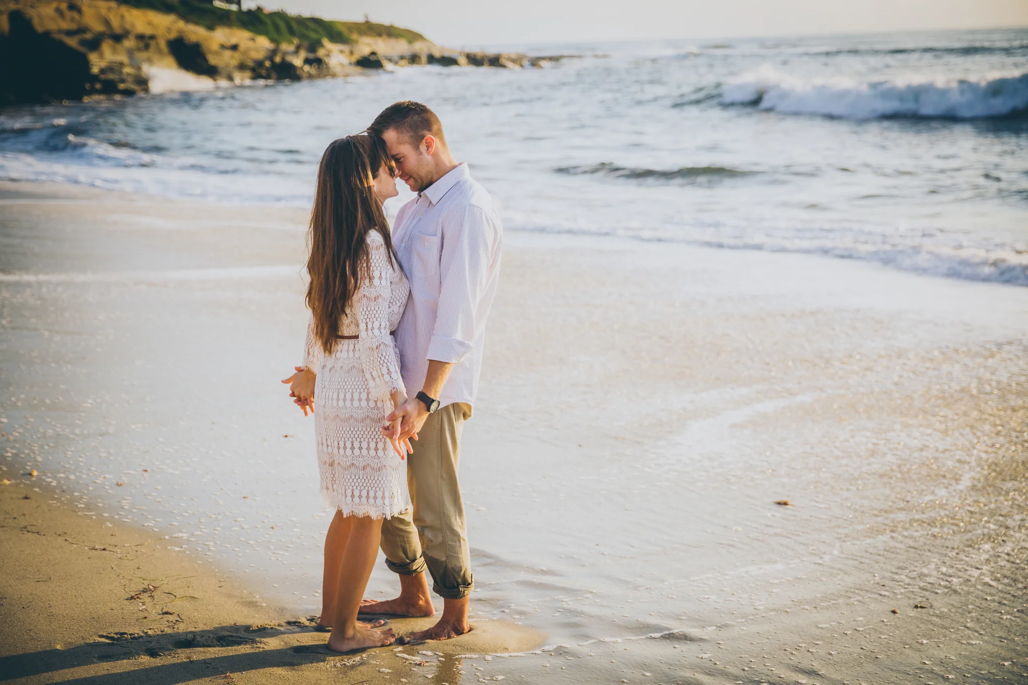 kissing at the beach