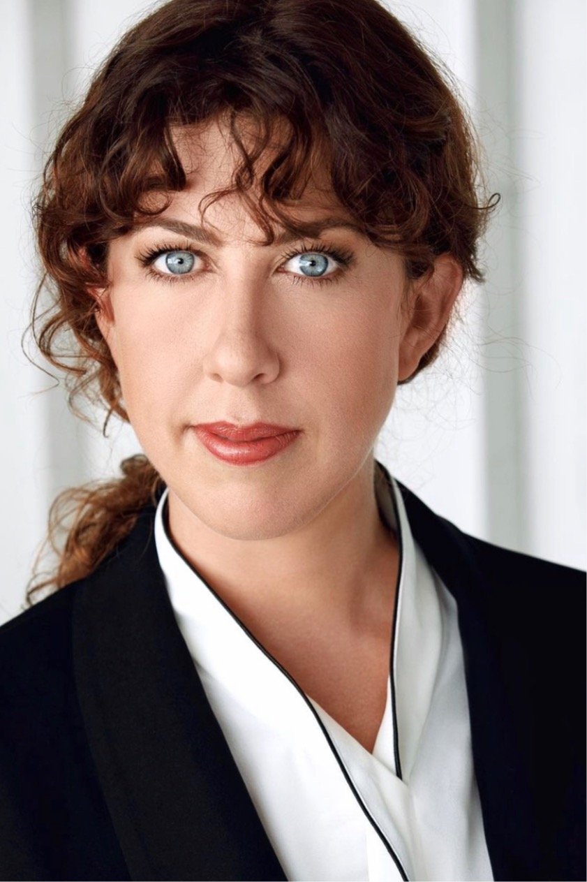 Anne Biz HEadshot.jpeg