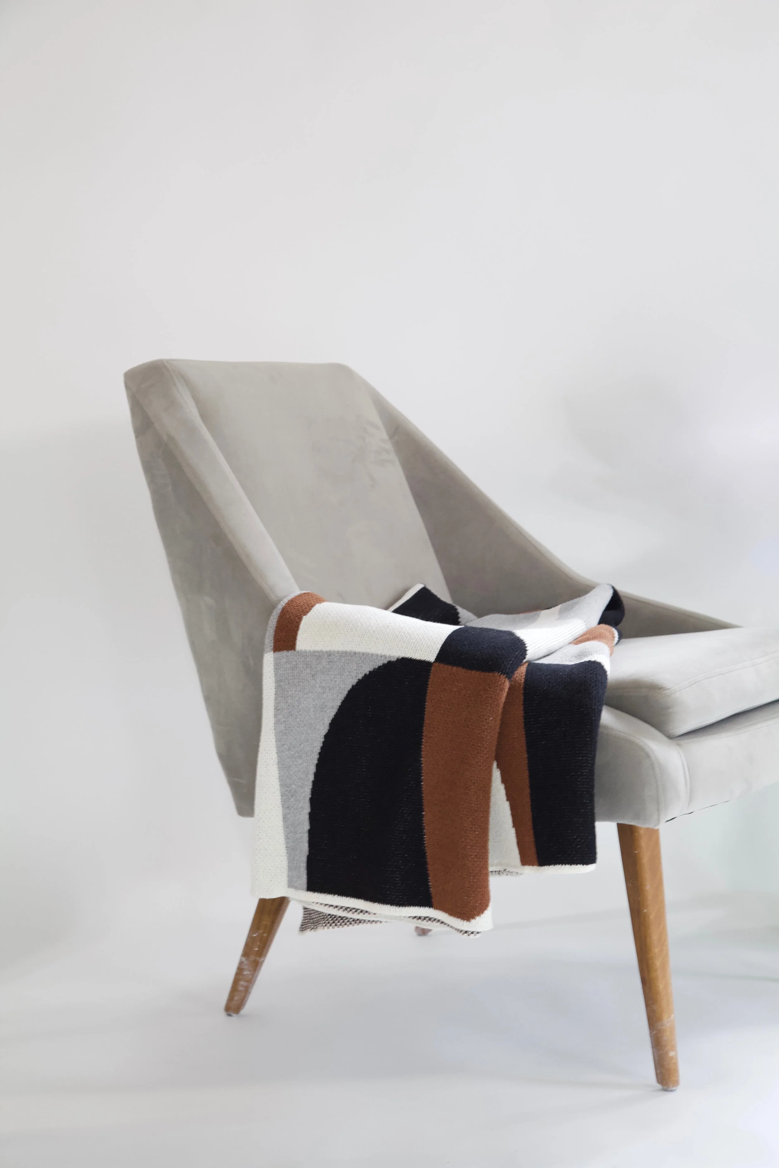 mod graphic throw