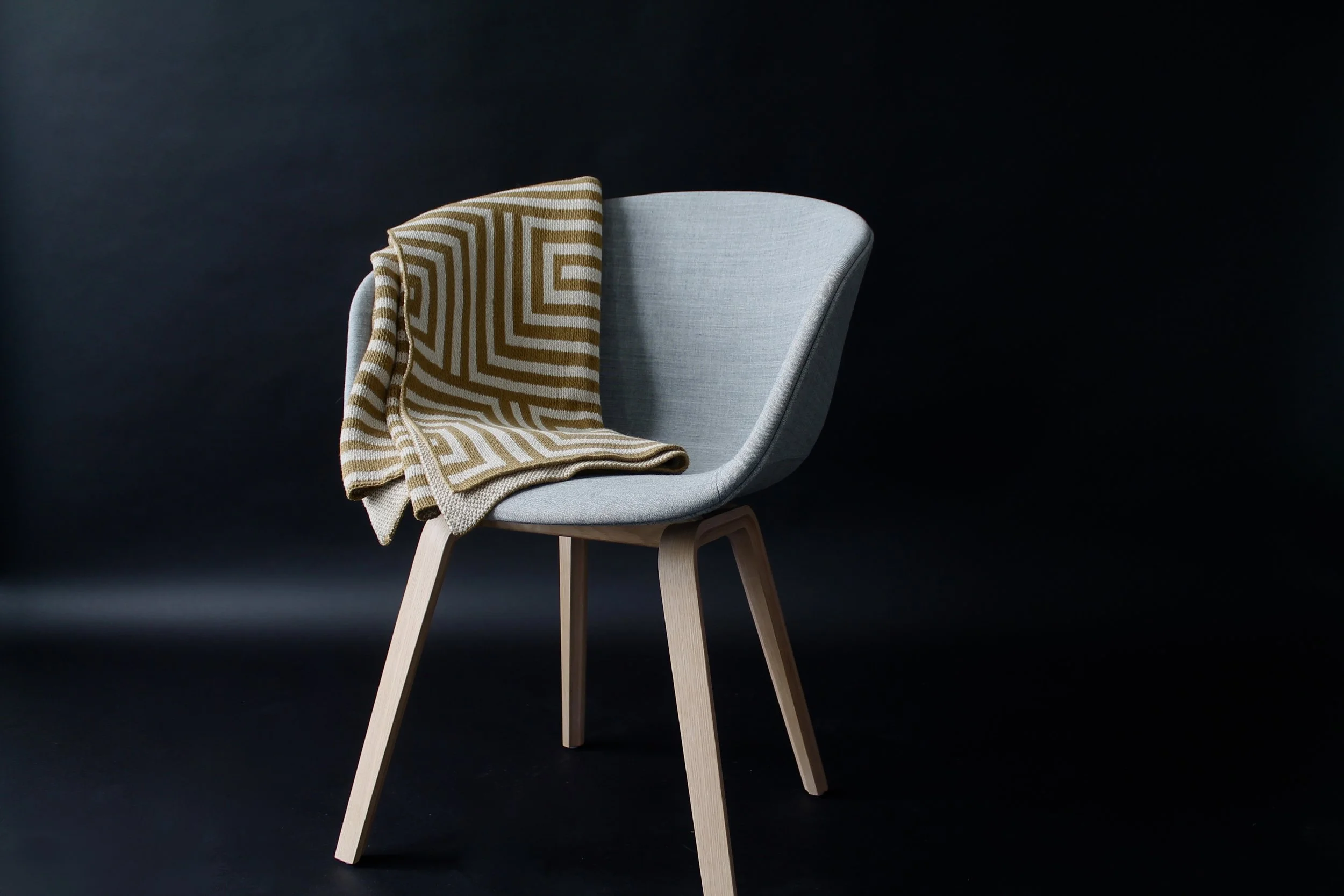 gold pattern throw