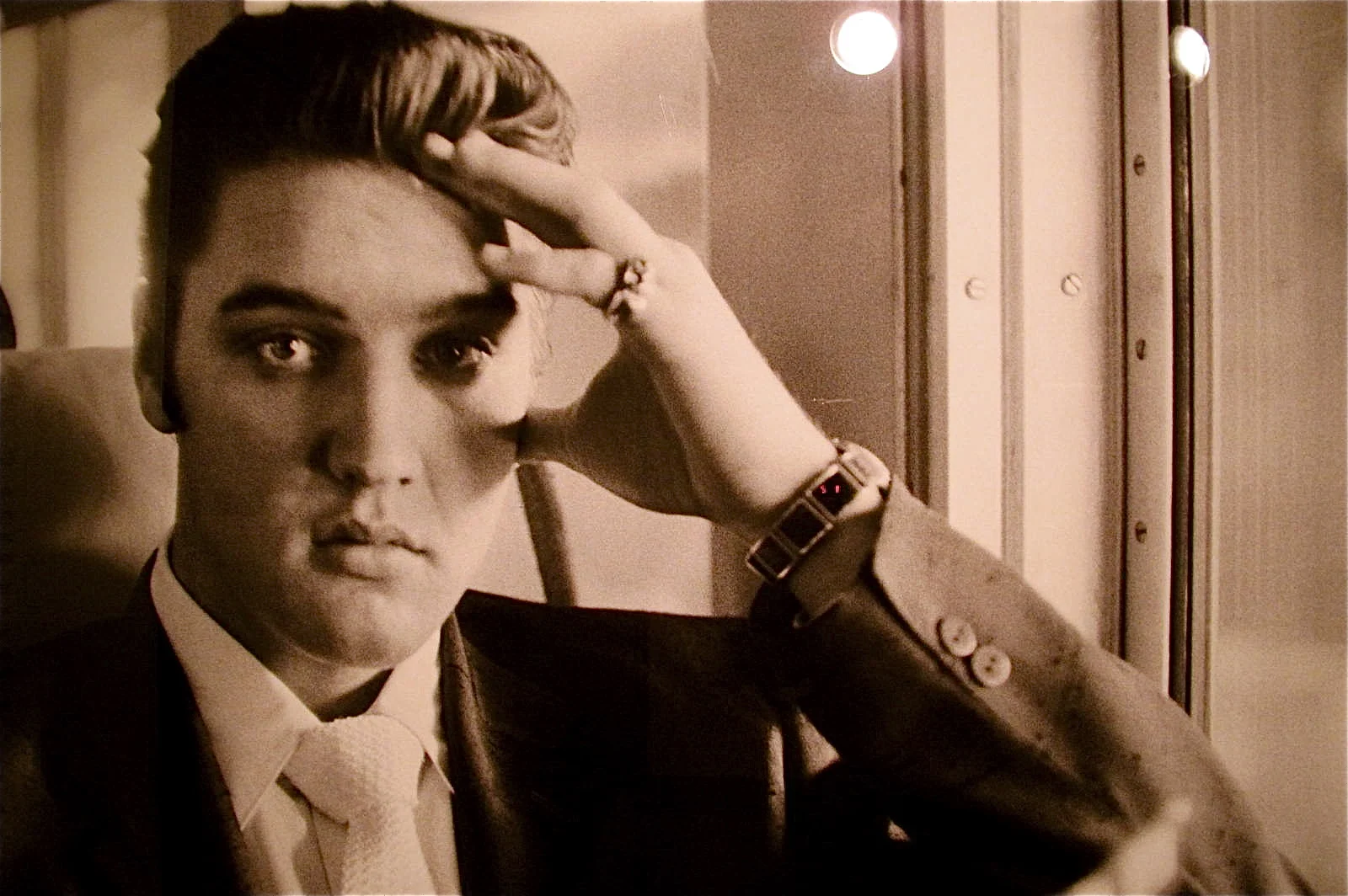 Elvis at 21