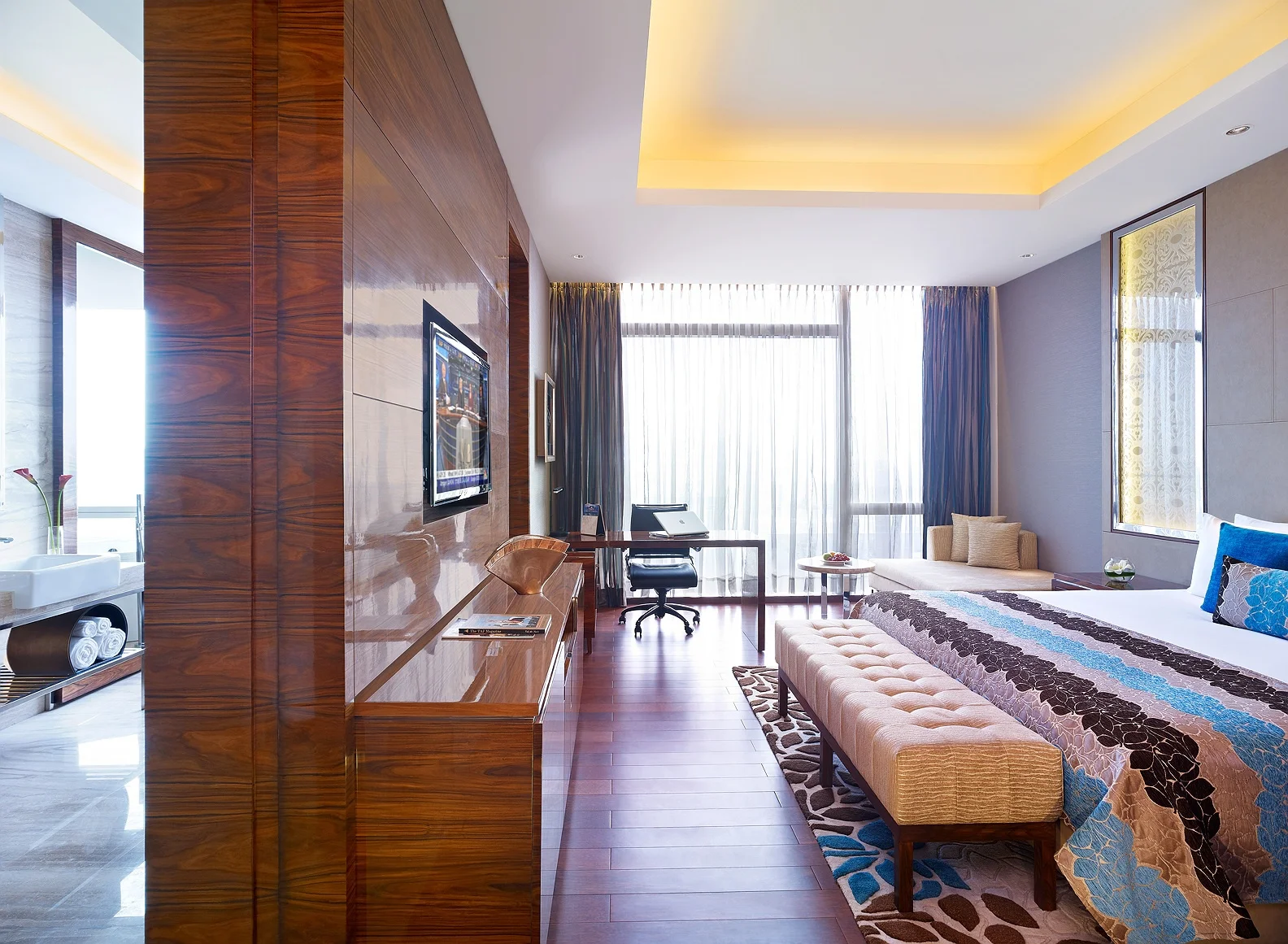 ROOM DELUXE ALLURE SUITE 19.jpg