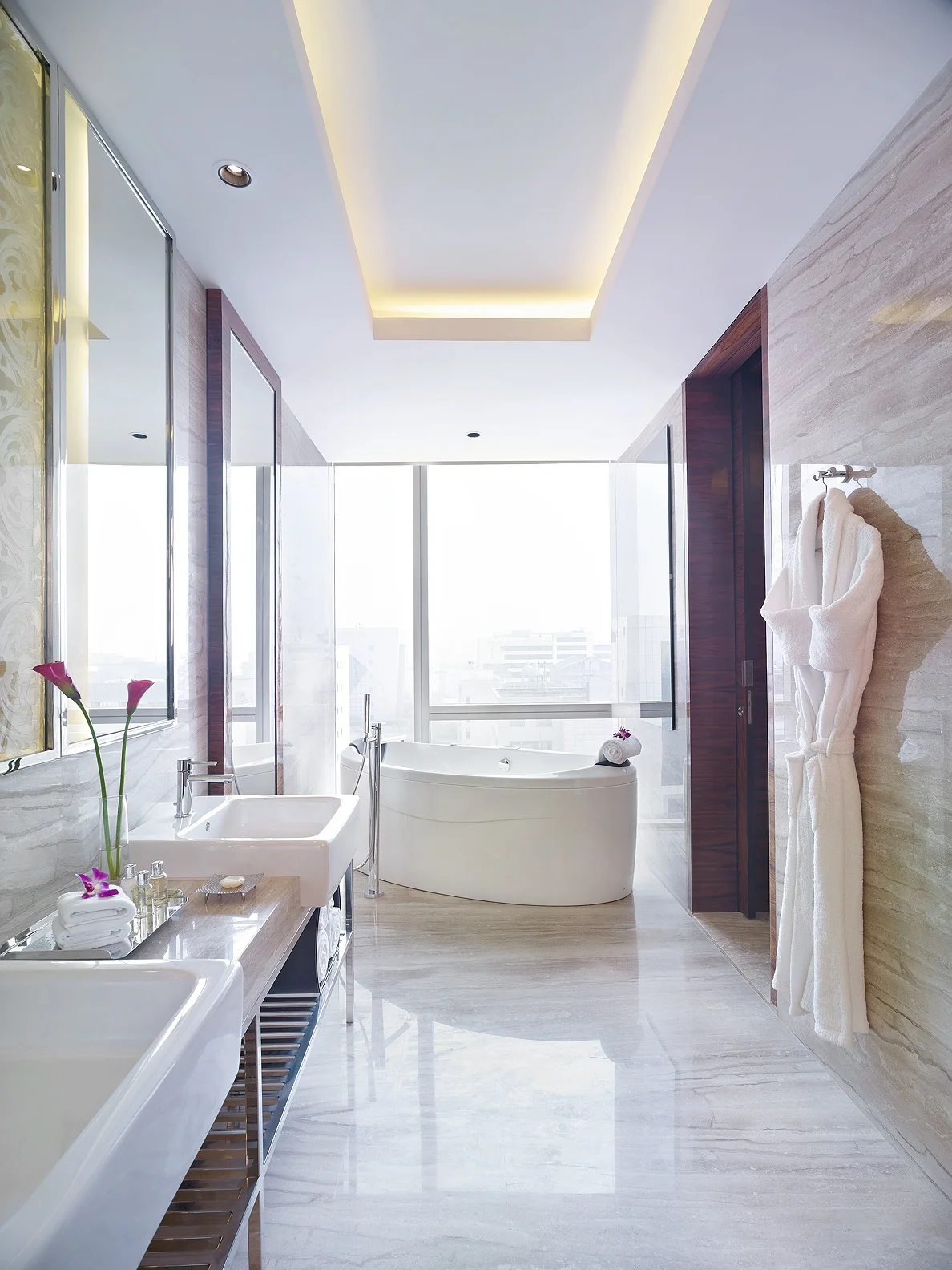 ROOM DELUXE ALLURE SUITE BATHROOM 56.jpg